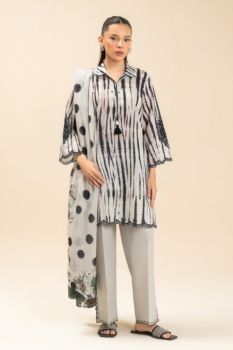 3 PIECE EMBROIDERED LAWN SUIT-LINEN DREAM (UNSTITCHED)