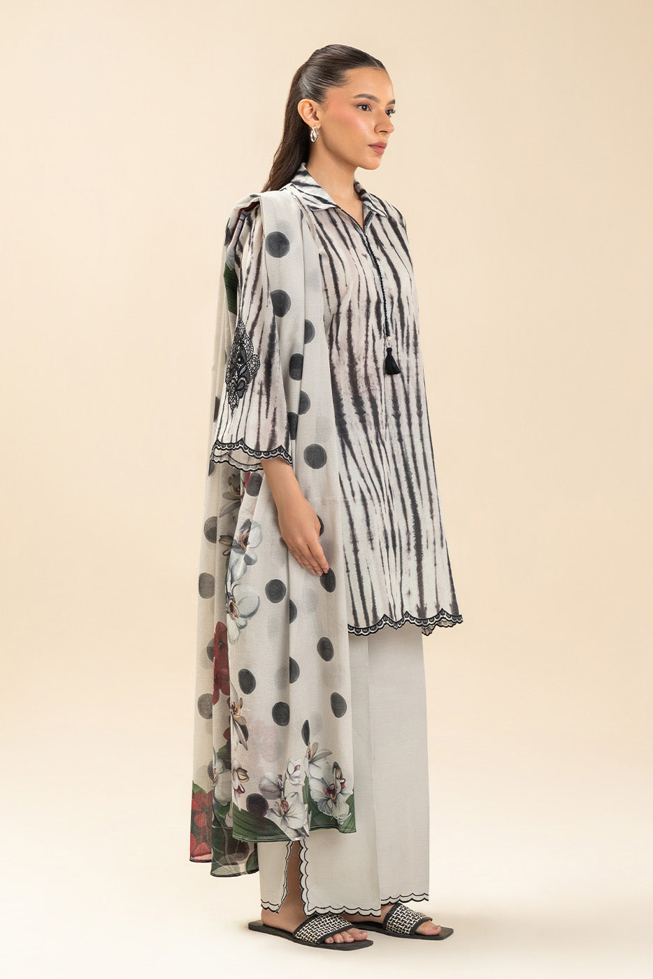 3 PIECE EMBROIDERED LAWN SUIT-LINEN DREAM (UNSTITCHED)