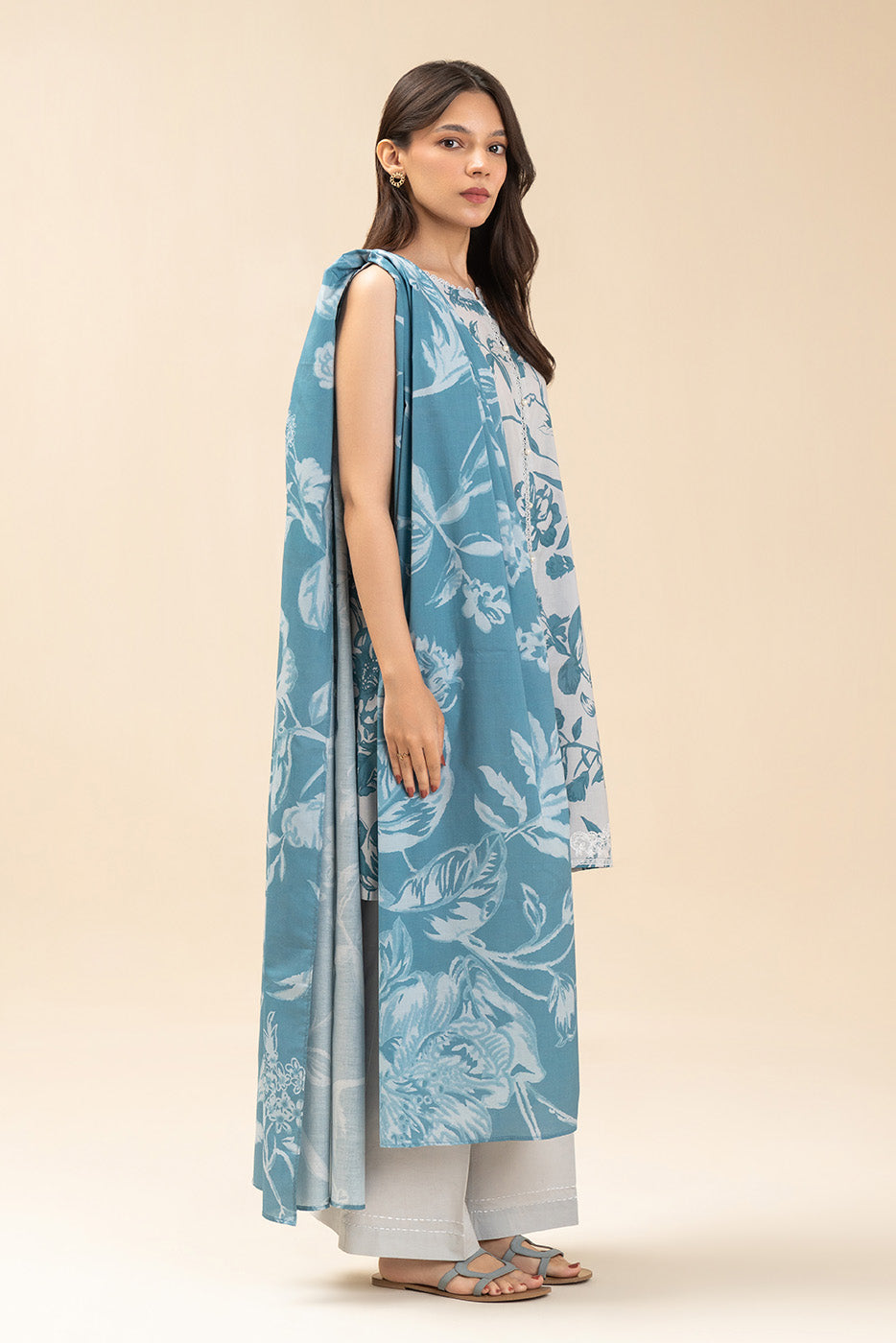 3 PICE EMBROIDERED LAWN SUIT-MONOCHROMATIC AZURE (UNSTITCHED)