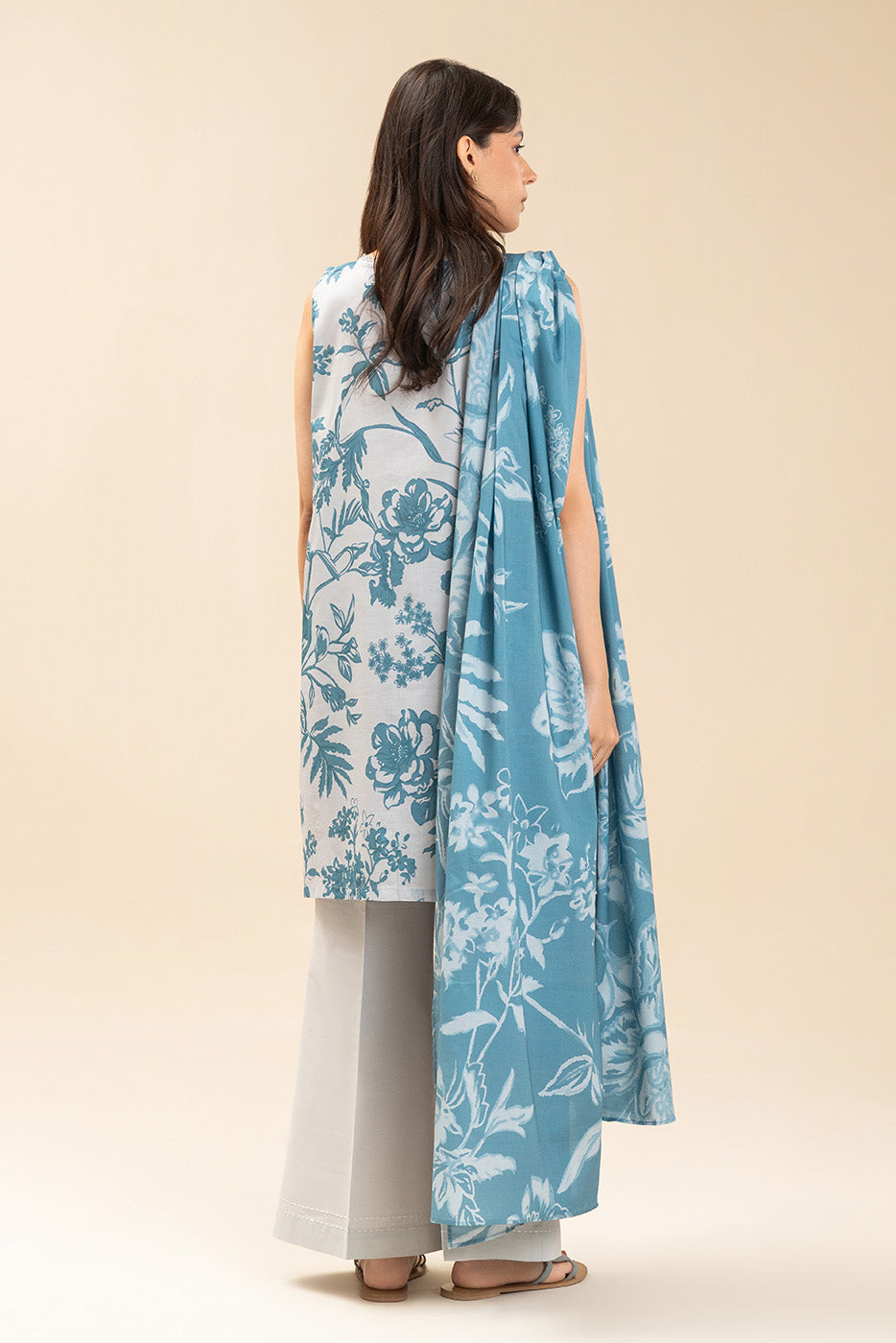 3 PICE EMBROIDERED LAWN SUIT-MONOCHROMATIC AZURE (UNSTITCHED)