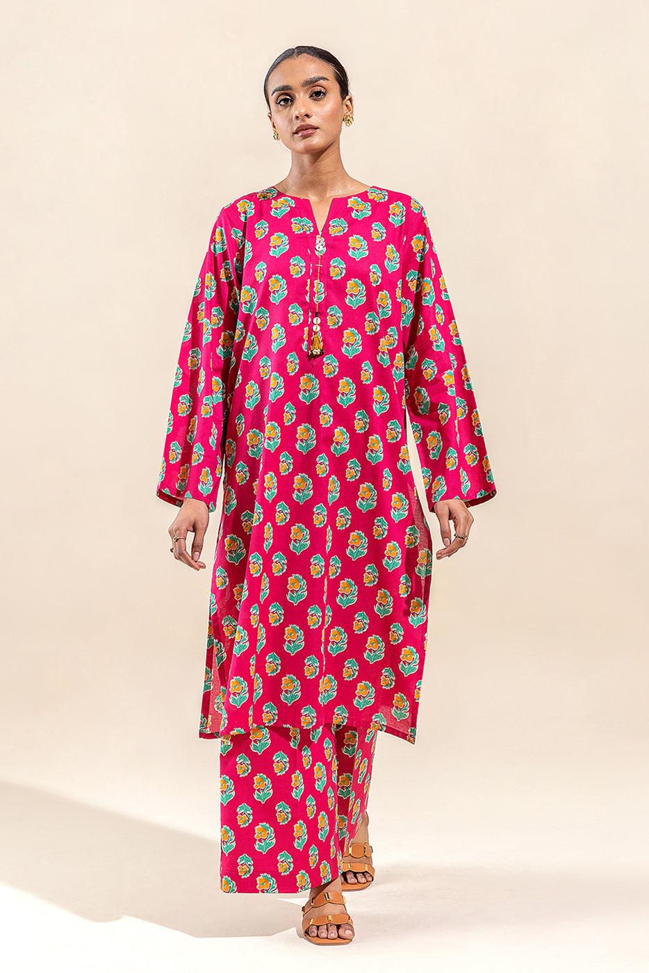 Plain organza dupatta with trimmings: