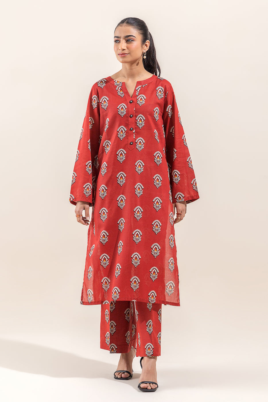 Embroidered Chiffon dupatta with trimmings