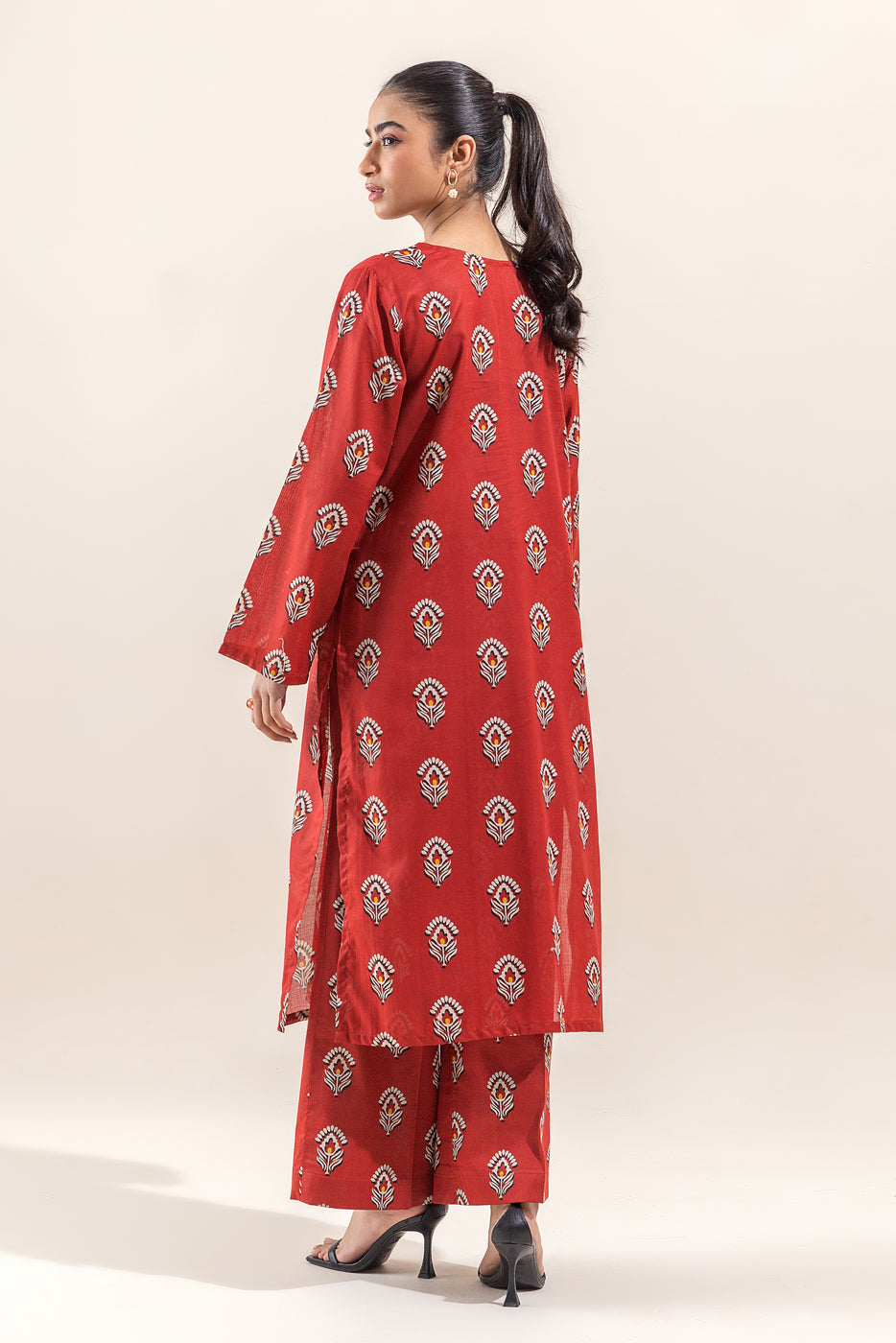 Embroidered Chiffon dupatta with trimmings