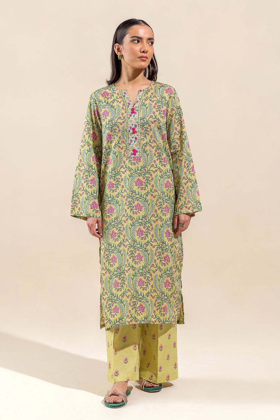 Plain organza dupatta with trimmings