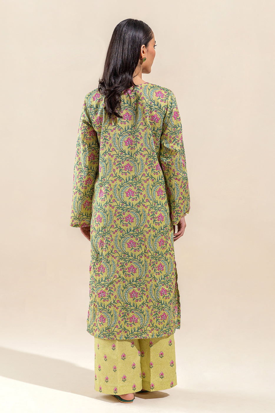Plain organza dupatta with trimmings