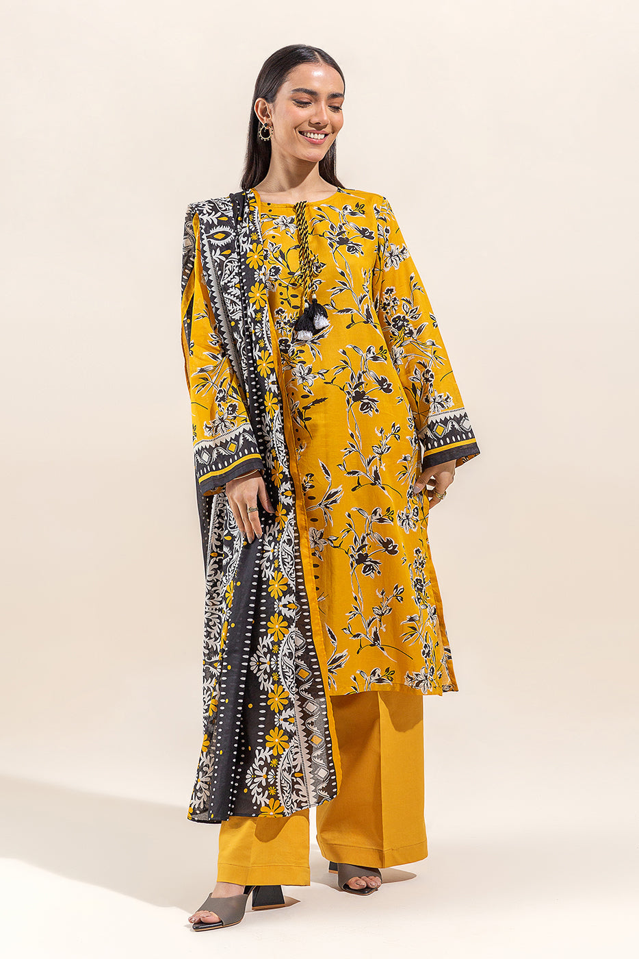 Plain chiffon dupatta with trimmings