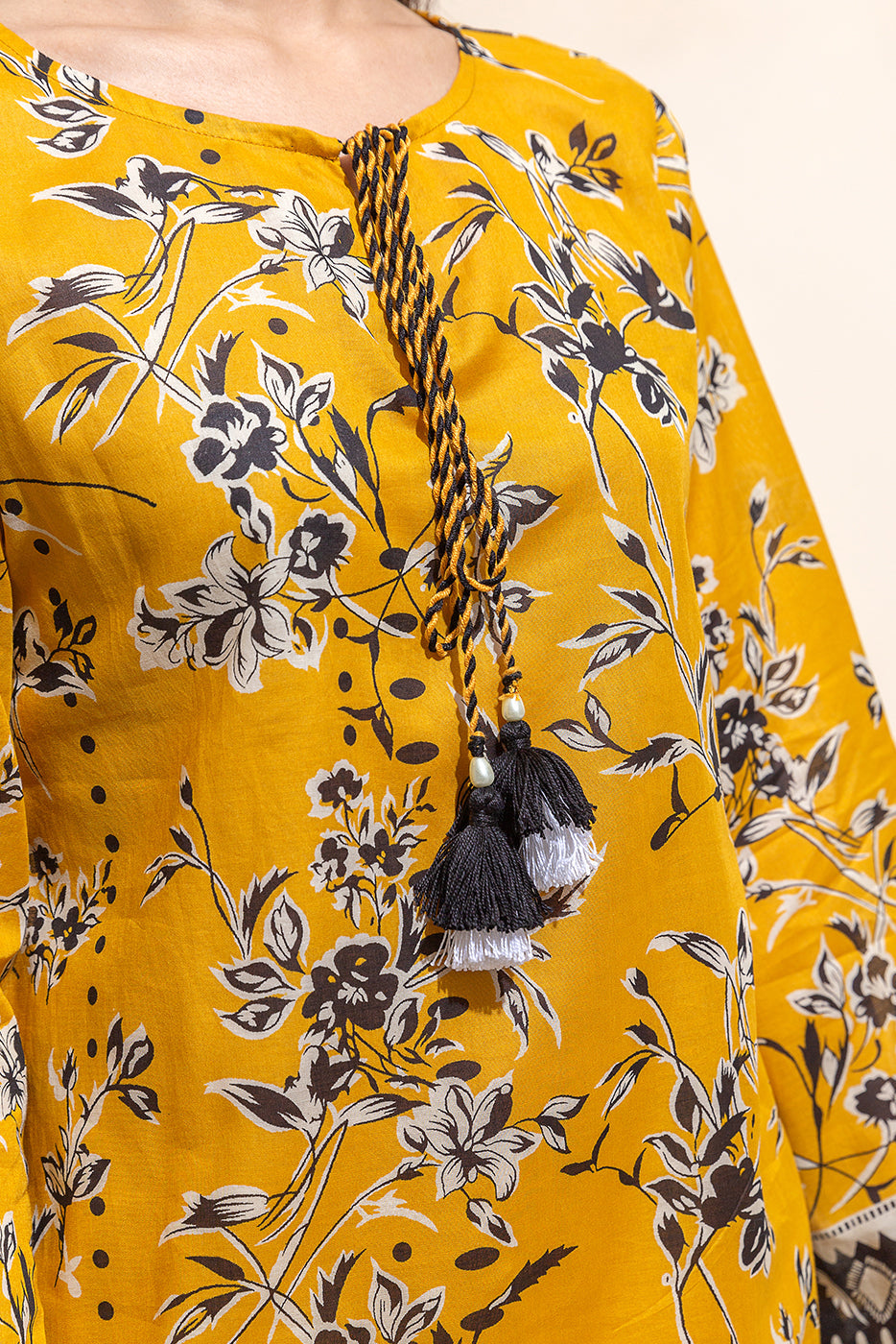 AJAA-11 EMBROIDERED LAWN 3 PCS
