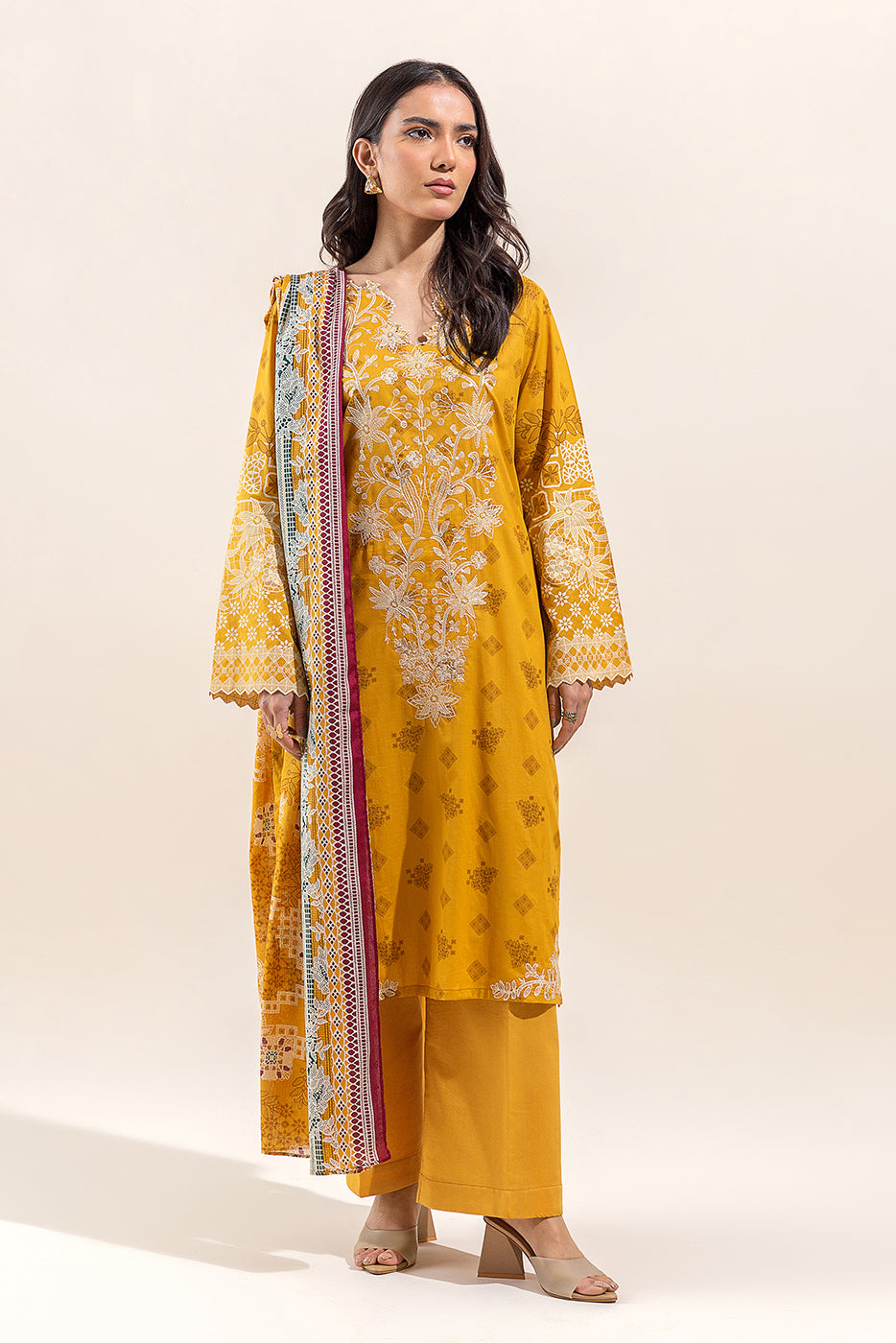 Plain chiffon dupatta with trimmings