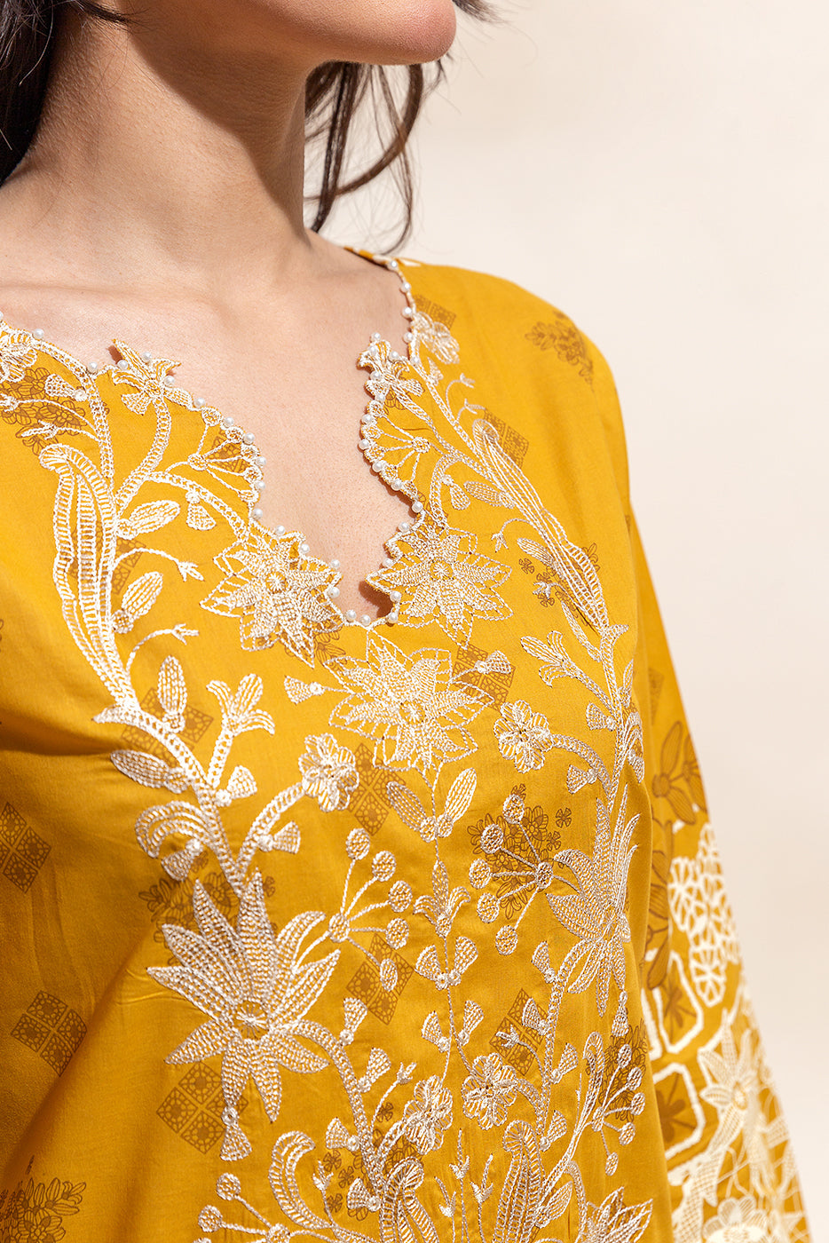 Plain chiffon dupatta with trimmings