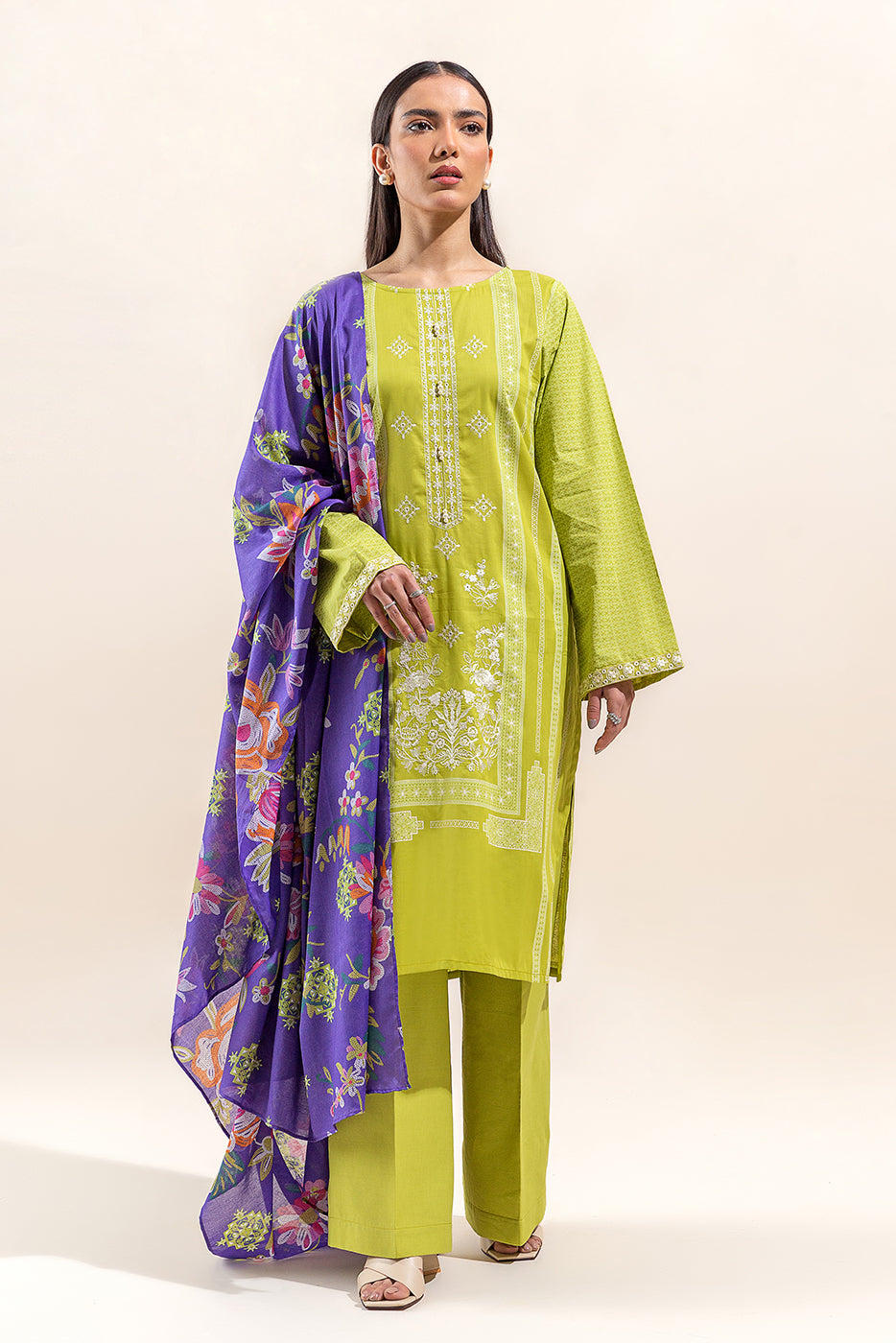Plain chiffon dupatta with trimmings
