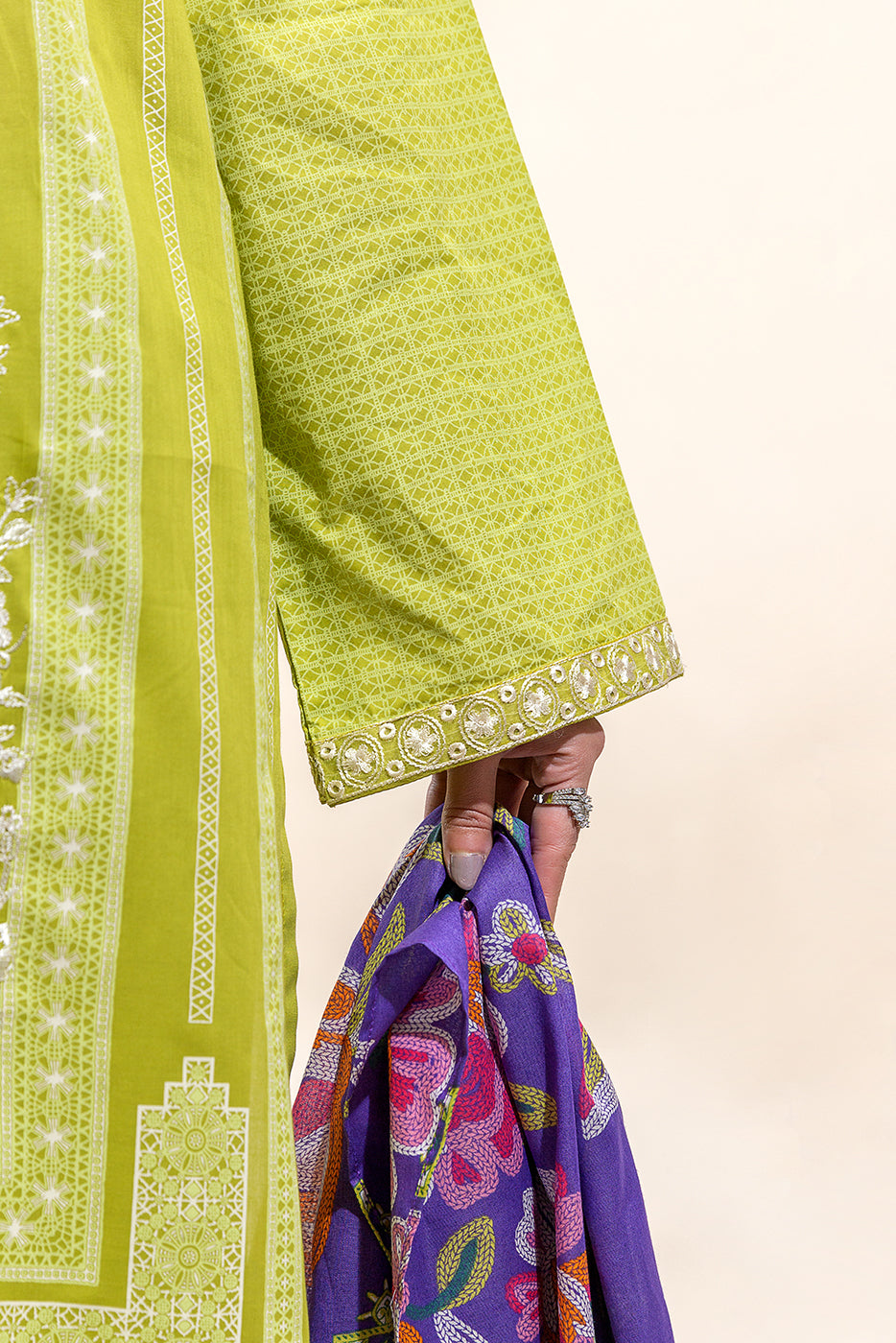 Plain chiffon dupatta with trimmings