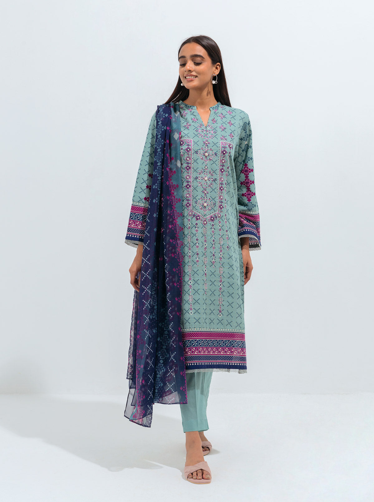 Nouveau Pristine-Embroidered-2P