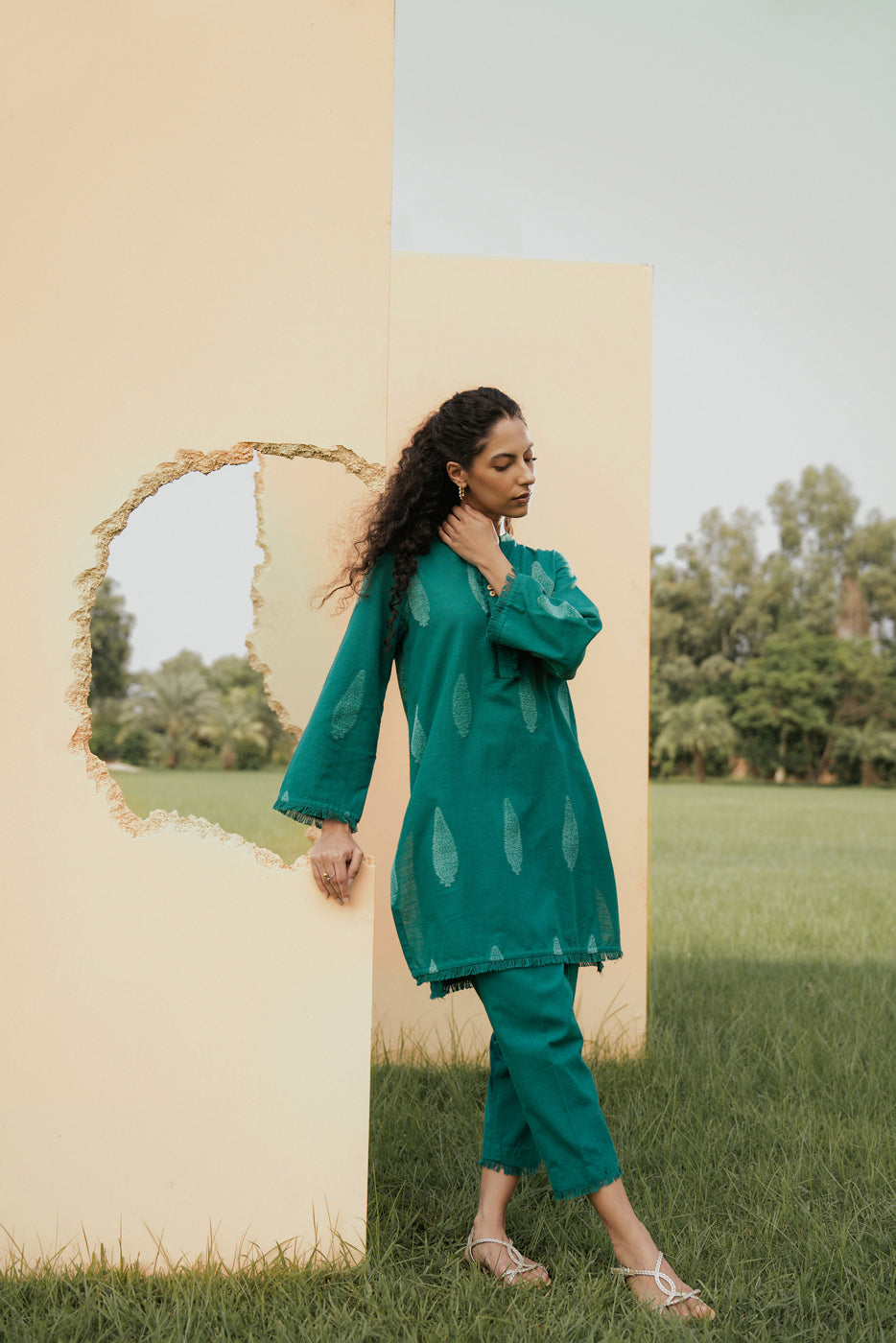 2 Piece Basic Khaddar Jacquard Suit (Pret)