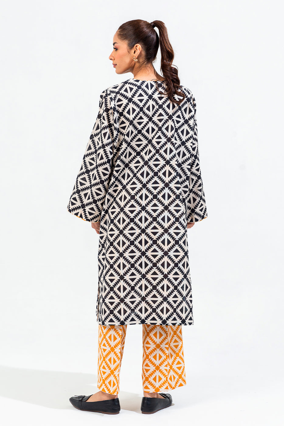 2 Piece Printed Khaddar Suit (Pret)