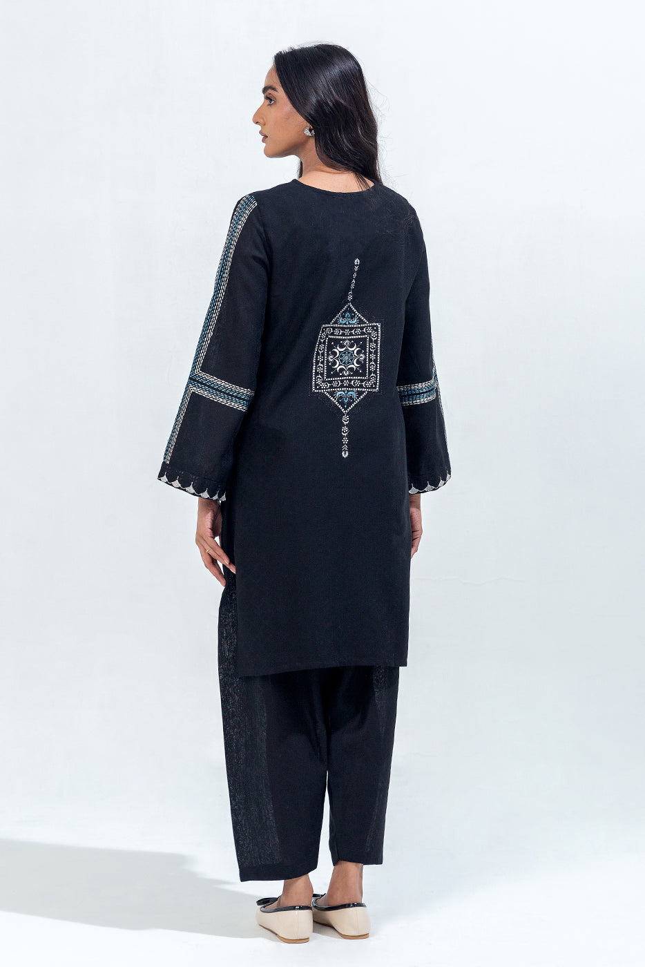 2 Piece Embroidered Khaddar Jacquard Suit (Pret)