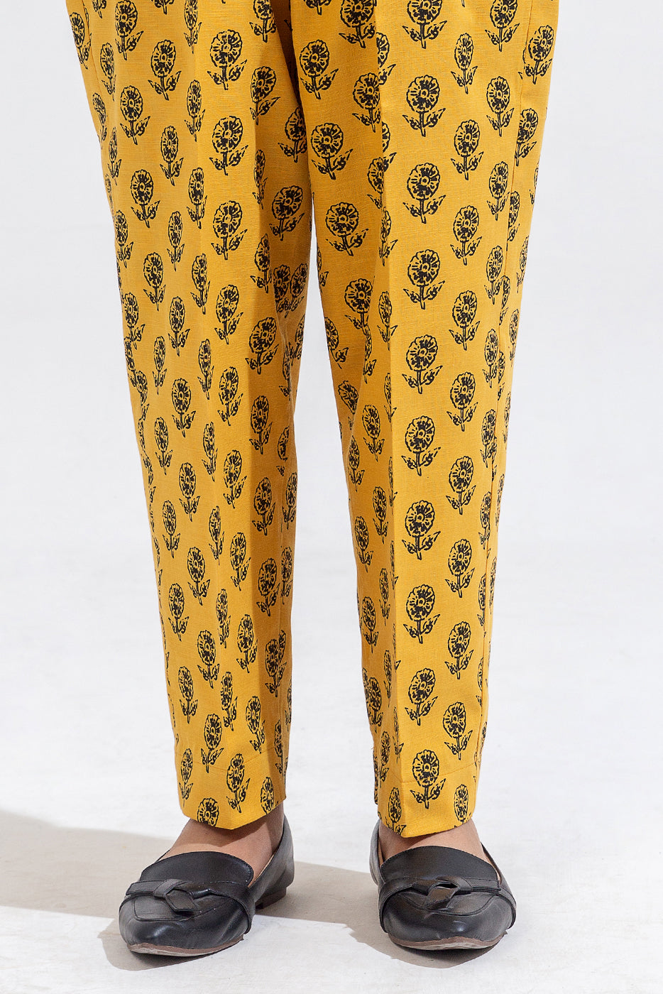 2 Piece Embroidered Khaddar Suit (Pret)