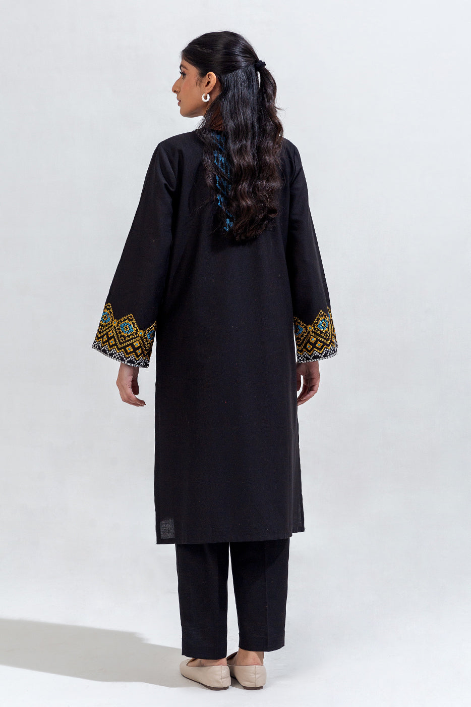 2 Piece Embroidered Khaddar Suit (Pret)
