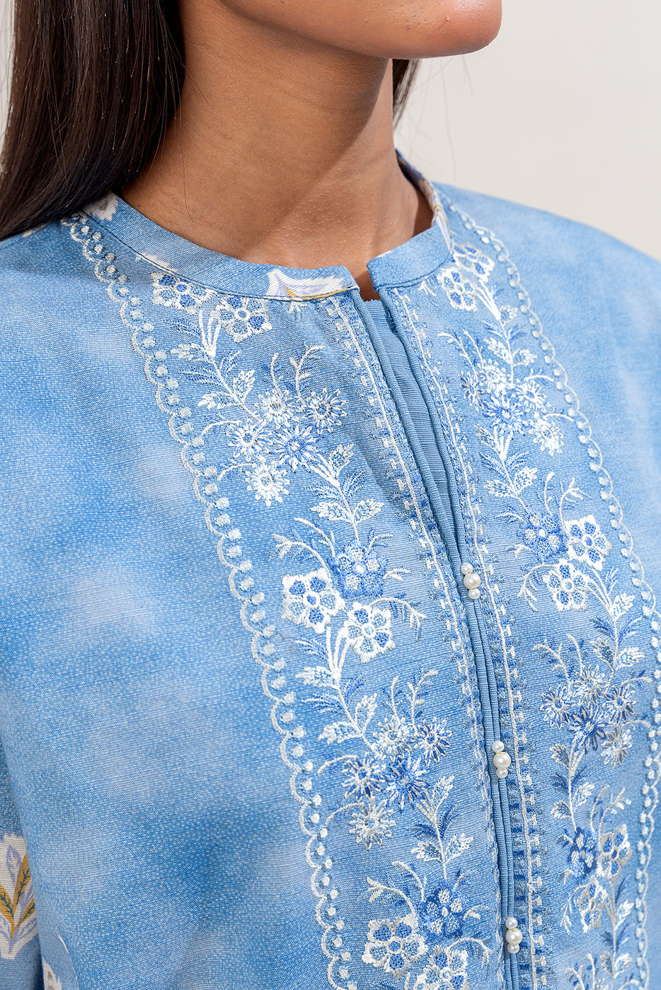 2 Piece Embroidered Khaddar Suit-Arctic Bloom (Unstitched)