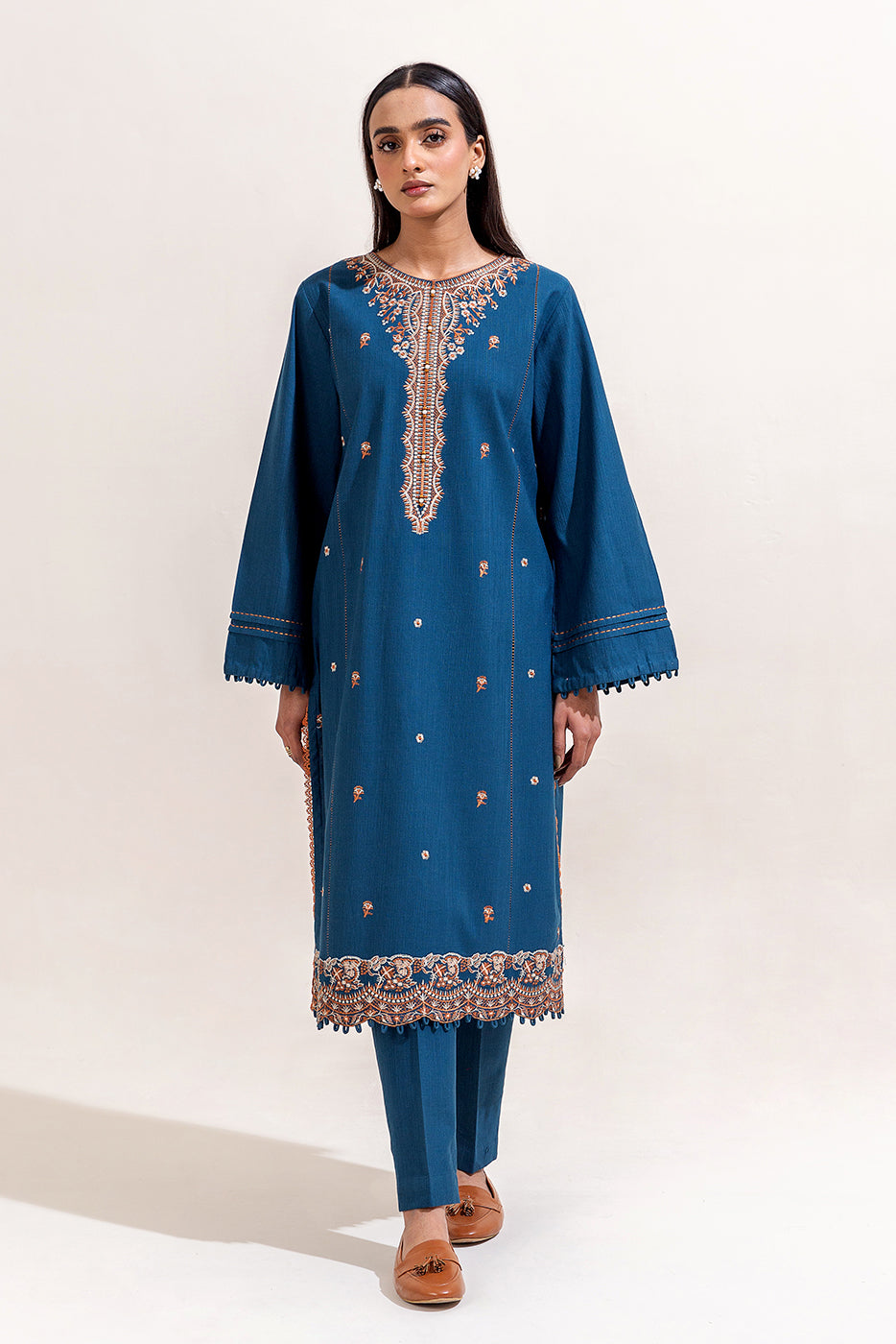 2 Piece Embroidered Khaddar Suit-Blue Bloom (Unstitched)