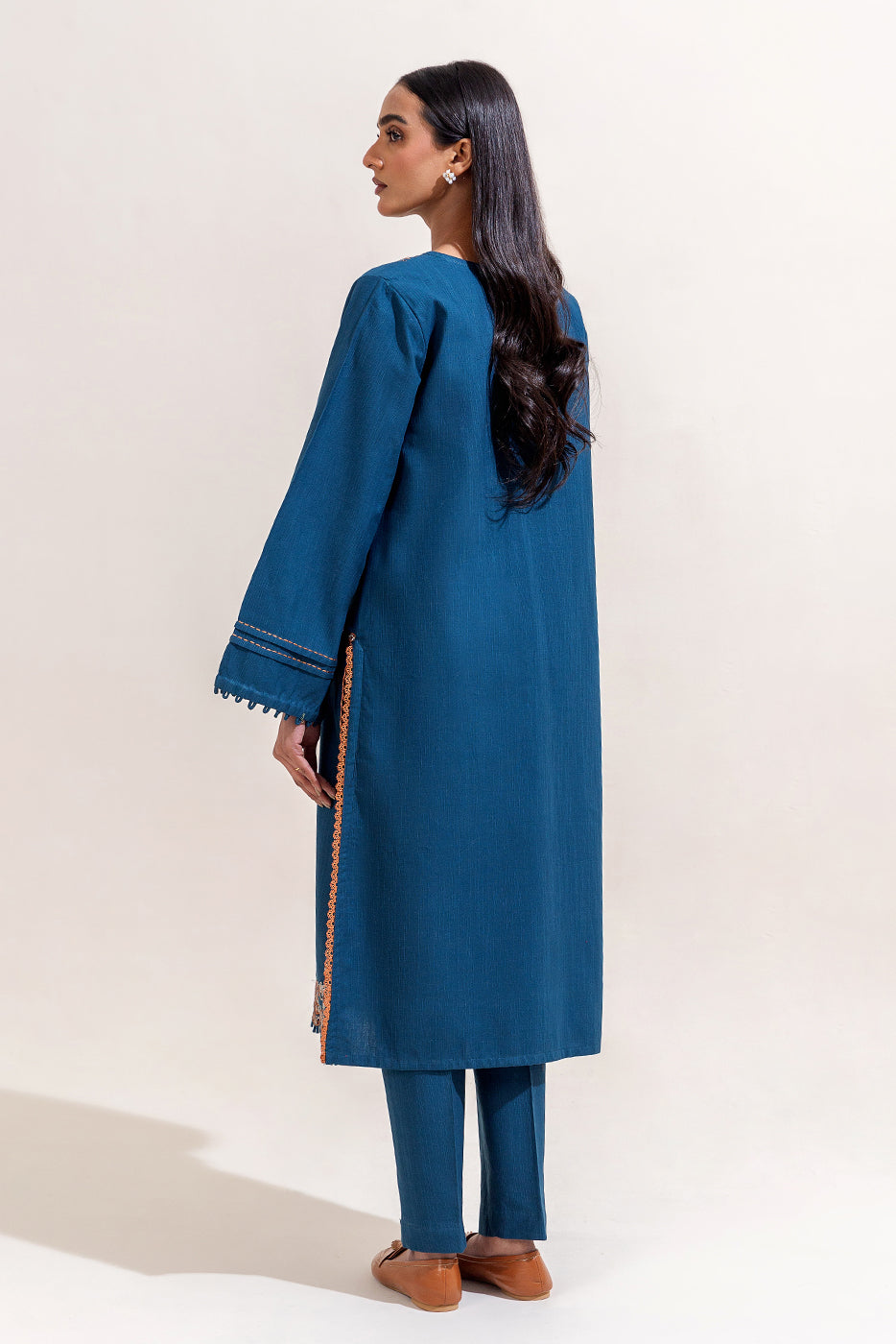 2 Piece Embroidered Khaddar Suit-Blue Bloom (Unstitched)