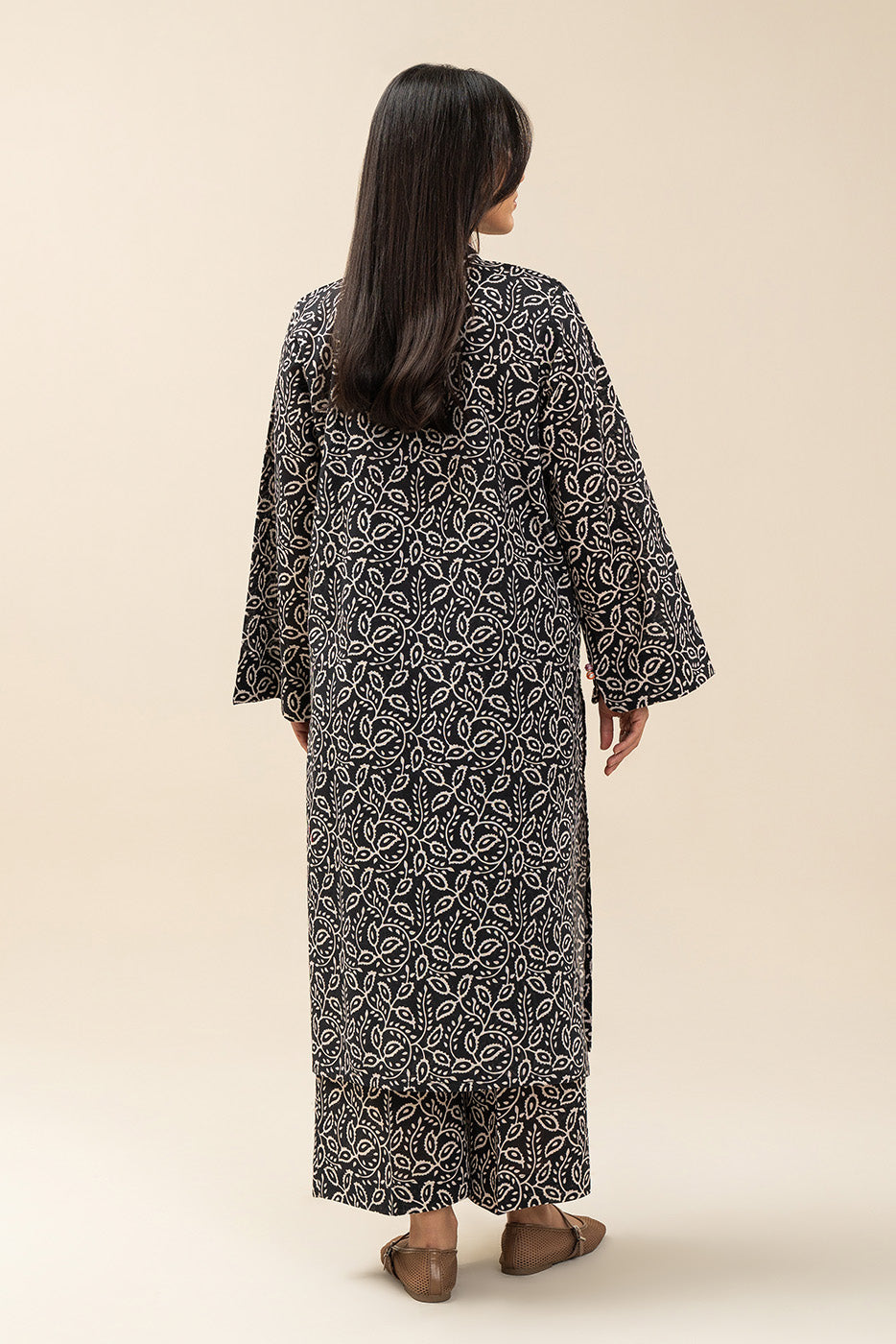 2 PIECE PRINTED KHADDAR SUIT (PRET)BT2250002DP2047-MULTI-2000000294534-8