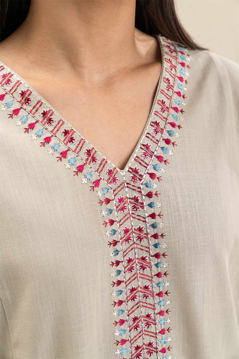 3 PIECE EMBROIDERED SLUB KHADDAR SUIT (PRET)BT2250002PR0159-LT GREY-2000000294244-8