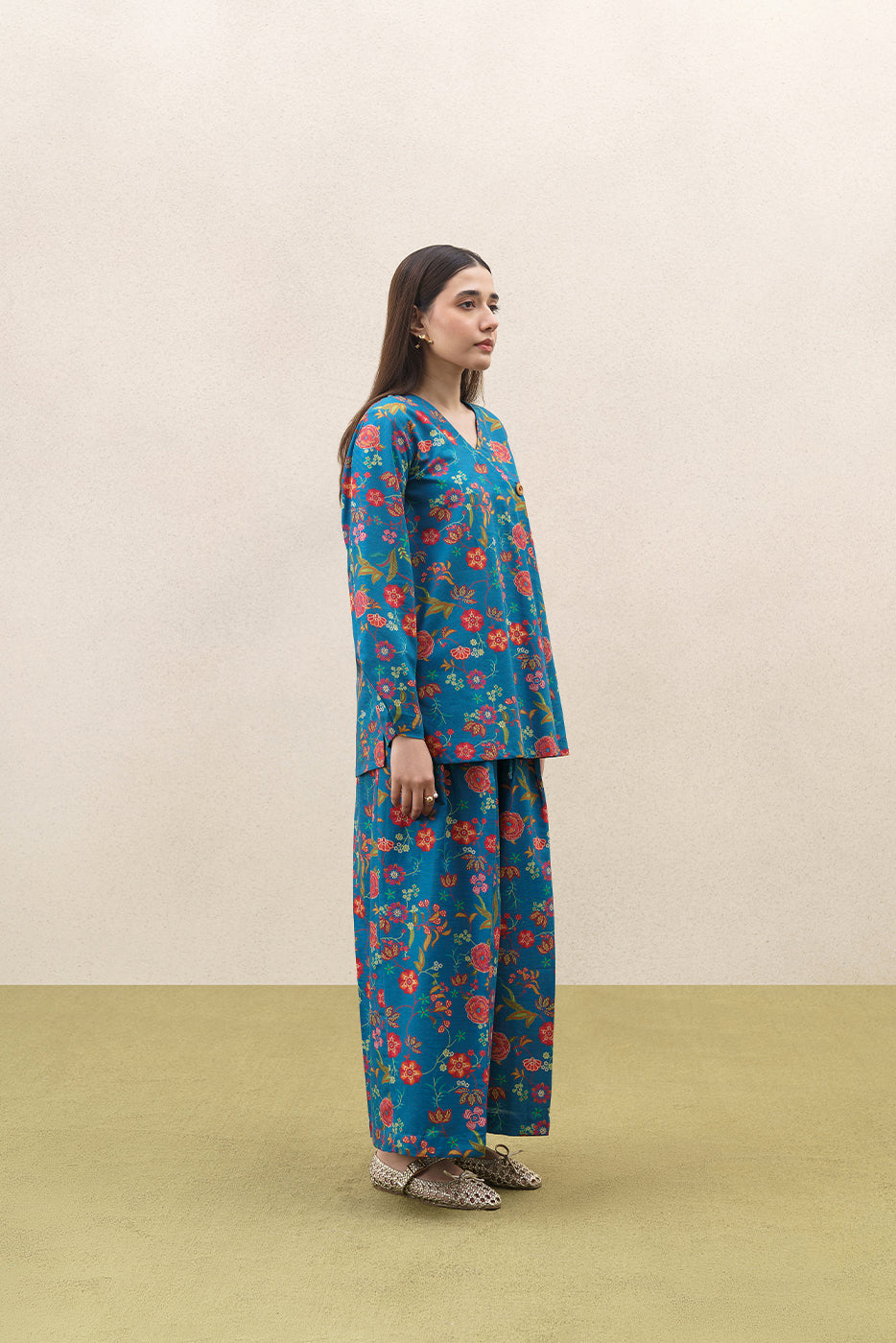 2 PIECE PRINTED SLUB KHADDAR SUIT (PRET)