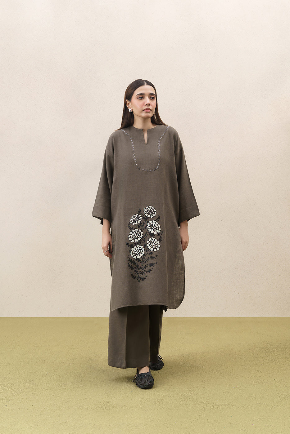 2 PIECE EMBROIDERED YARN DYED SUIT (PRET)