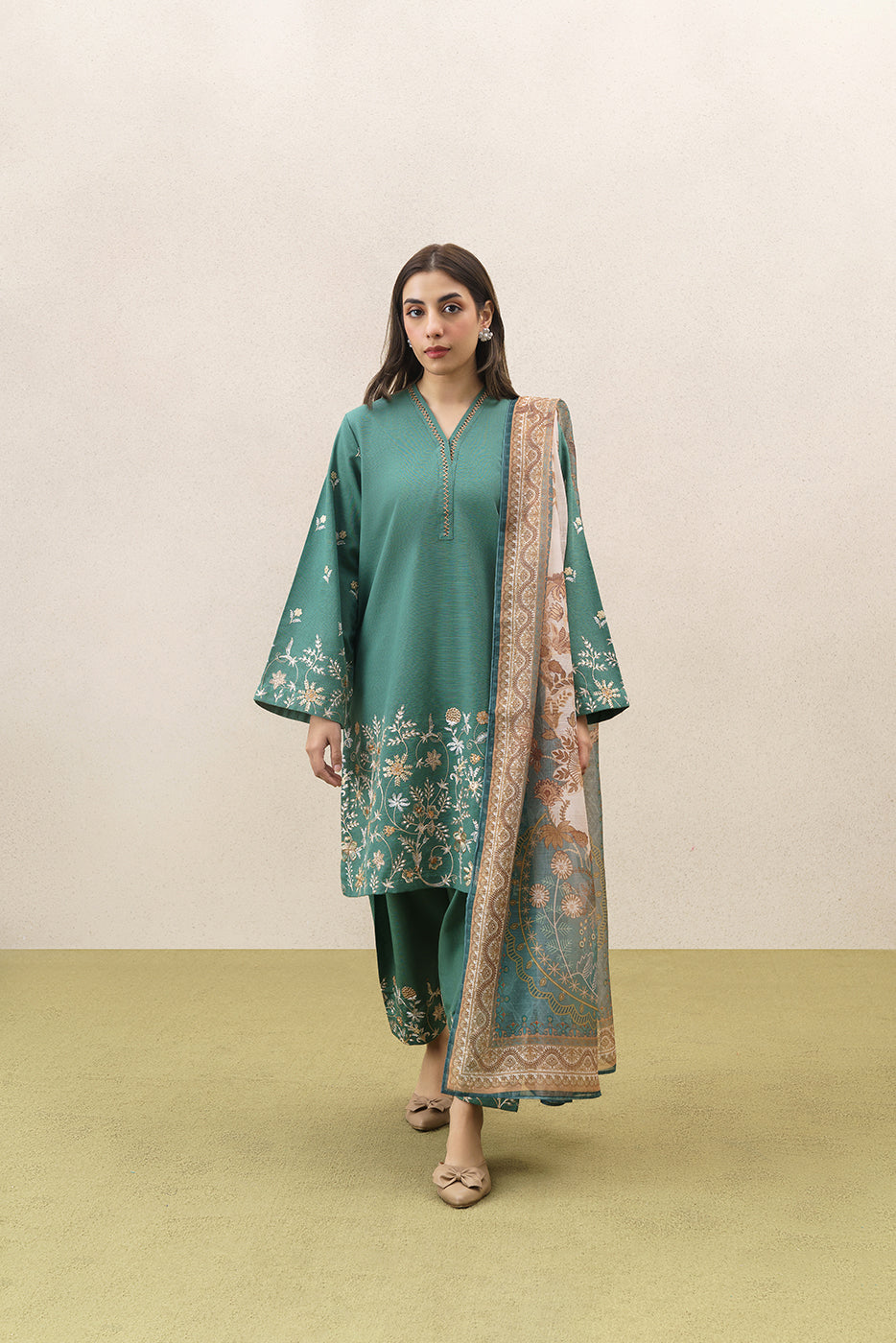 3 PIECE EMBROIDERED SLUB KHADDAR SUIT (PRET)