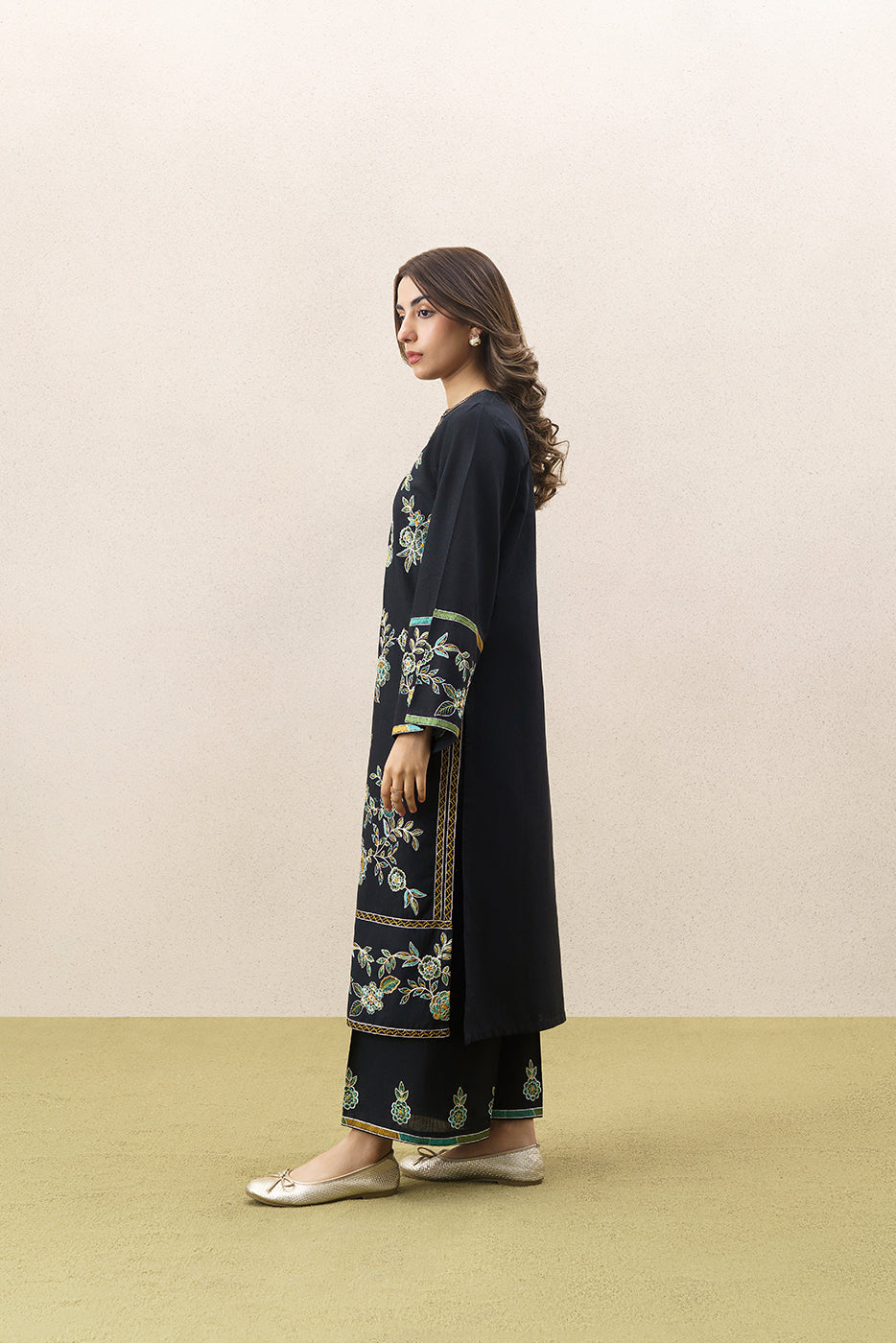 2 PIECE EMBROIDERED SLUB KHADDAR SUIT (PRET)
