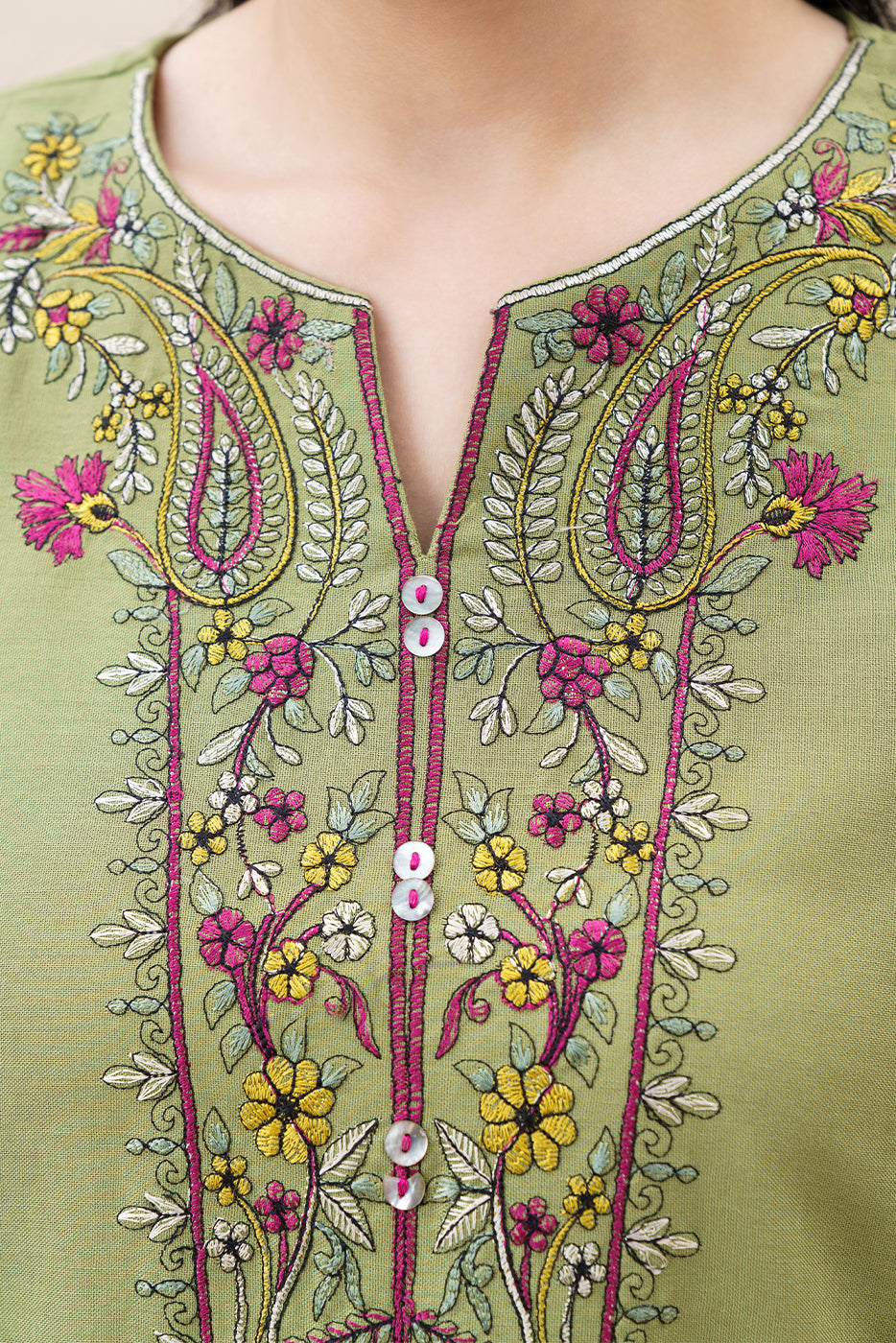 2 PIECE EMBROIDERED KHADDAR SUIT-PAISLEY RHYTHM ( UNSTITCHED )
