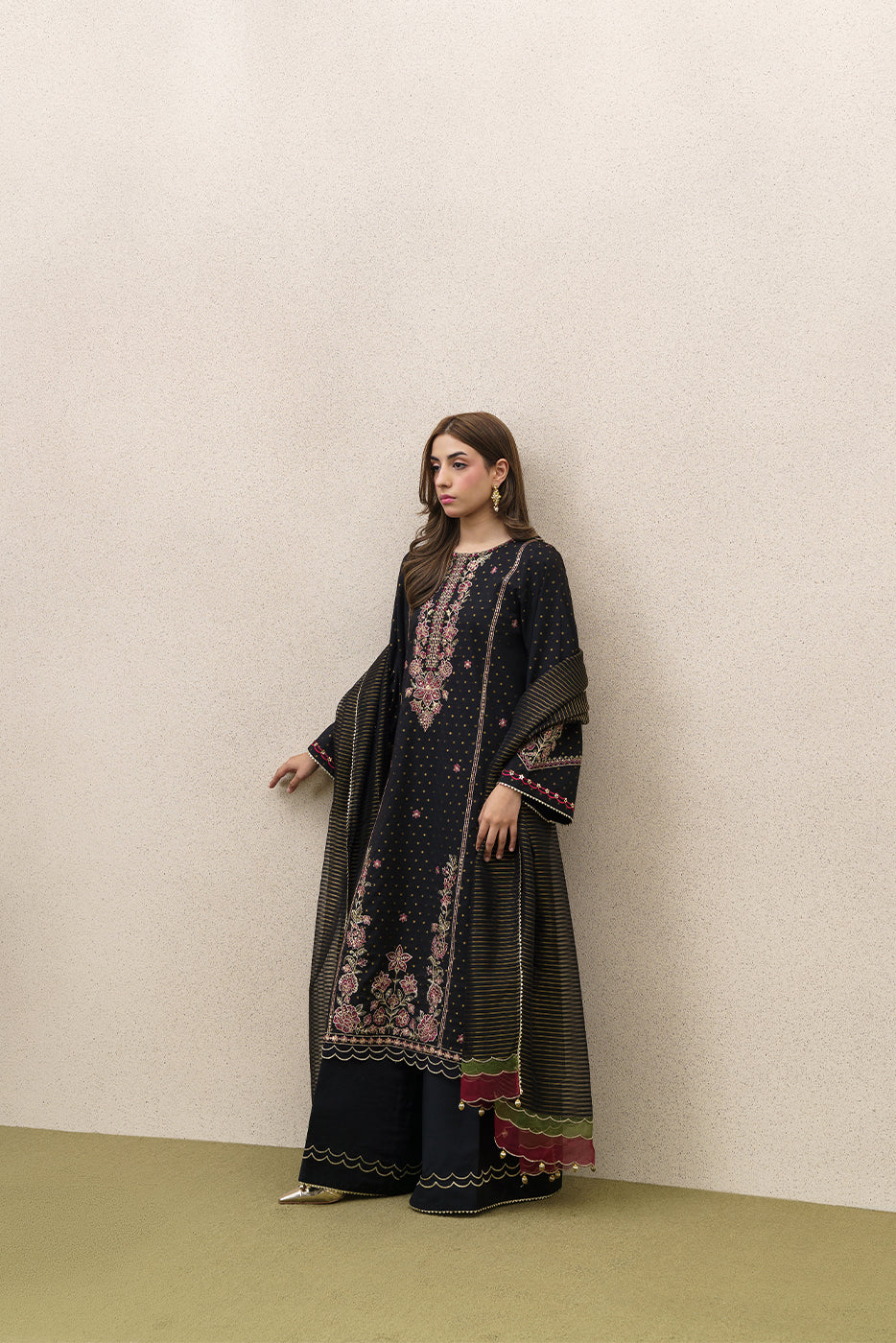 3 PIECE EMBROIDERED YARN DYED JACQUARD SUIT-GARNET GRACE (UNSTITCHED)