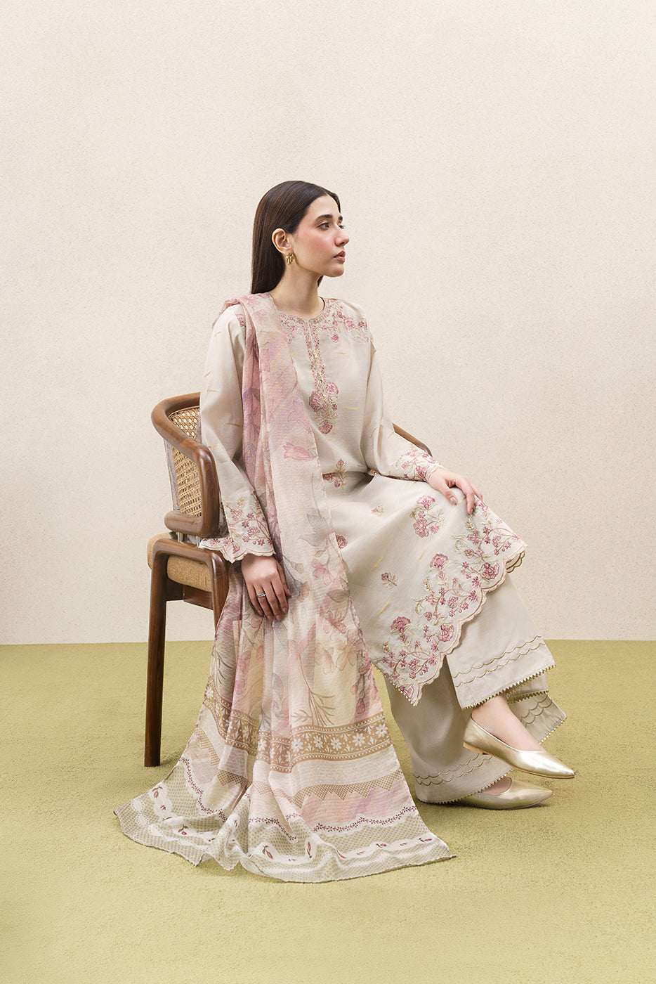 3 PIECE EMBROIDERED YARN DYED JACQUARD SUIT-SERENA GOLD (UNSTITCHED)