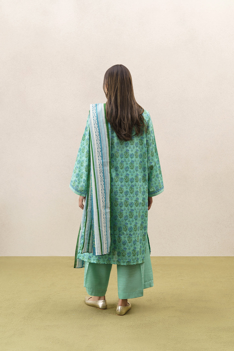 3 PIECE PRINTED KHADDAR SUIT-PASTEL BLOOM (UNSTITCHED)