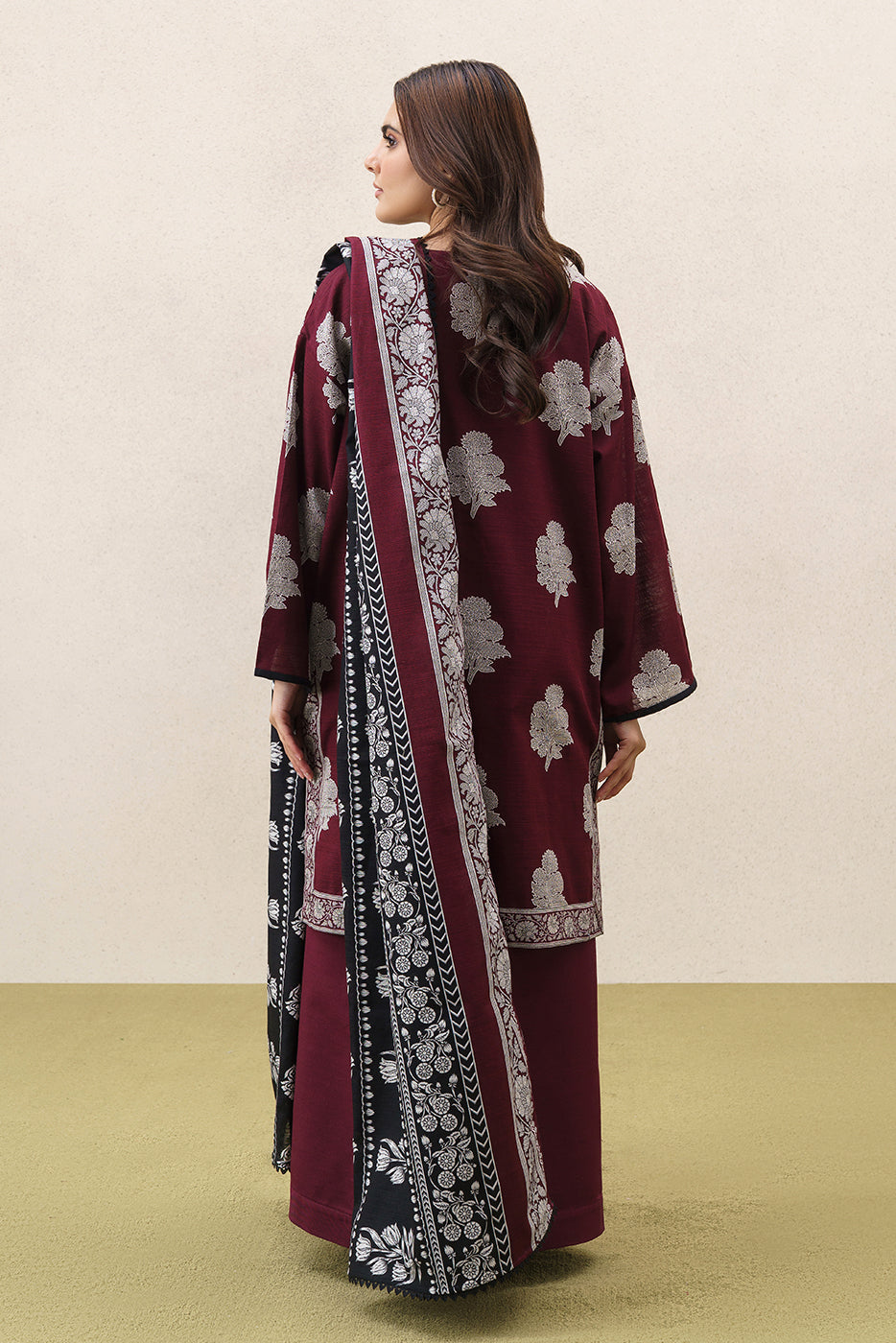 3 PIECE PRINTEDED SLUB KHADDAR SUIT-REGAL WEAVE (UNSTITCHED)