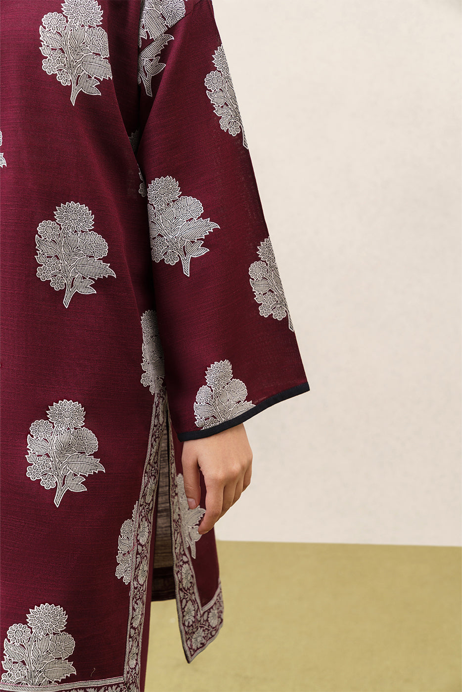 3 PIECE PRINTEDED SLUB KHADDAR SUIT-REGAL WEAVE (UNSTITCHED)