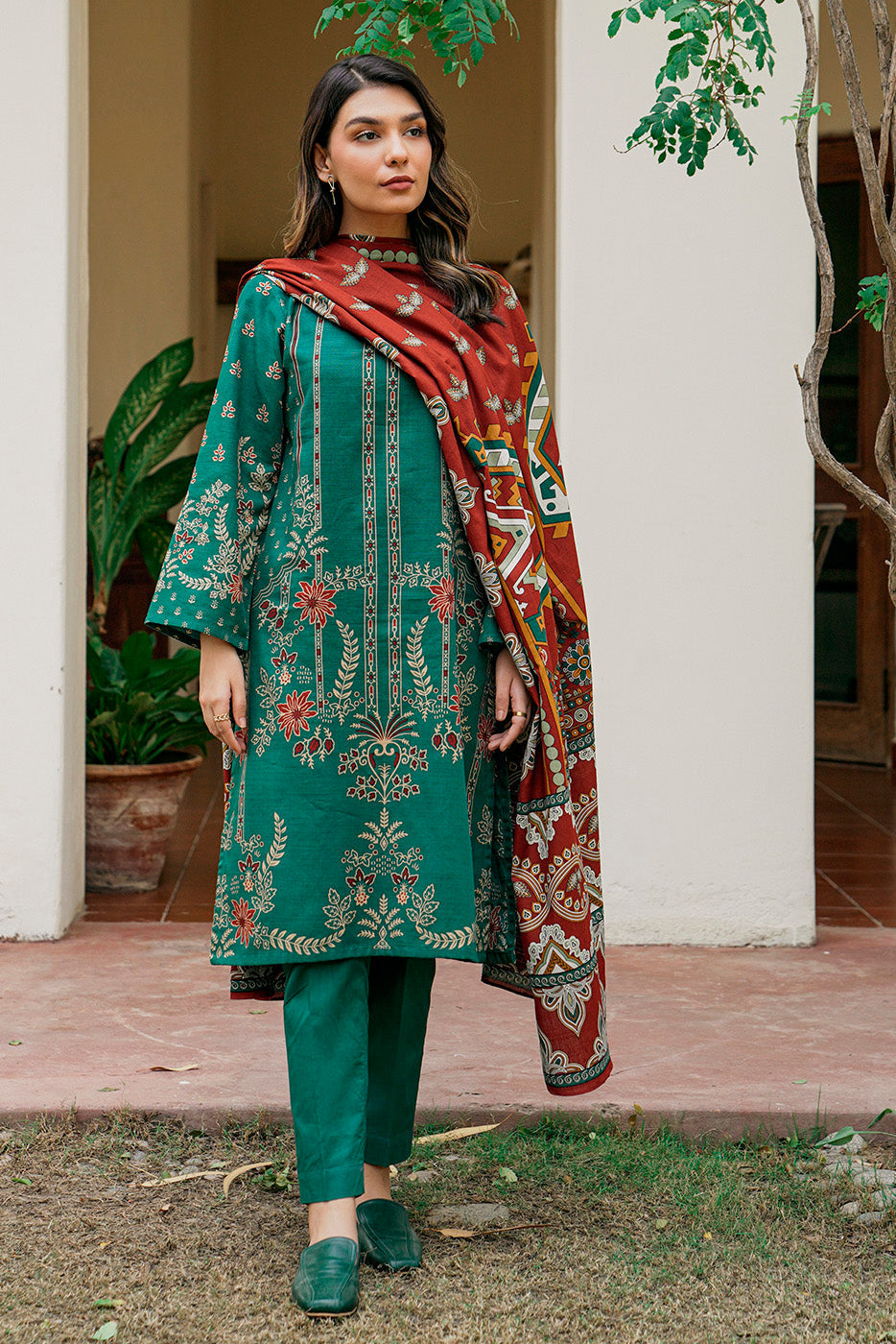 3 Piece - Printed Khaddar Suit - Magnifico Charm