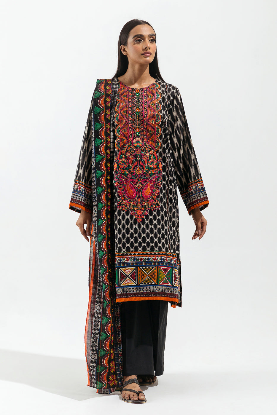 3 Piece - Embroidered Lawn Suit - Raven Pristine (Unstitched)