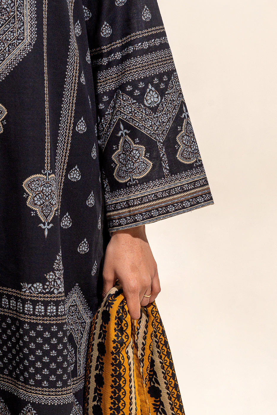 3 Piece - Printed Khaddar Suit - Gloomy Myth (Unstitched)