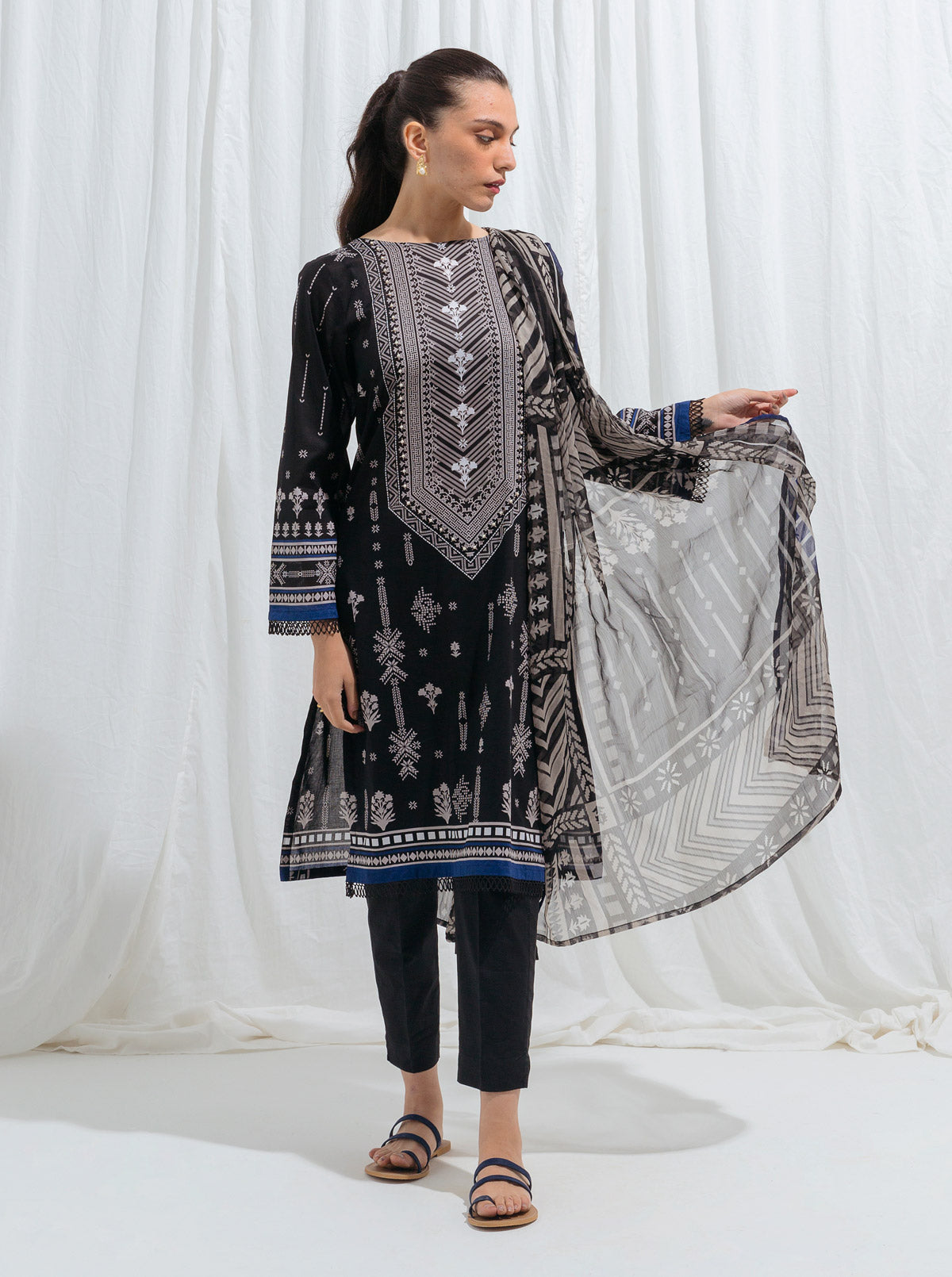 Black Quartz-Printed-3P (Unstitched)