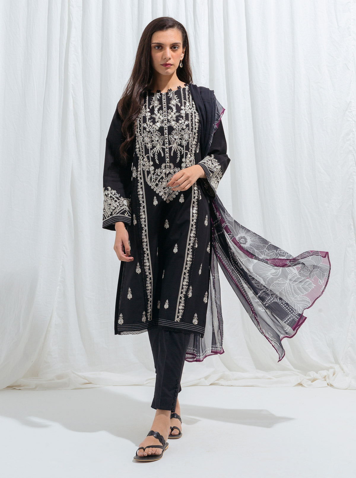 Black Crystal-Embroidered -3P (Unstitched)