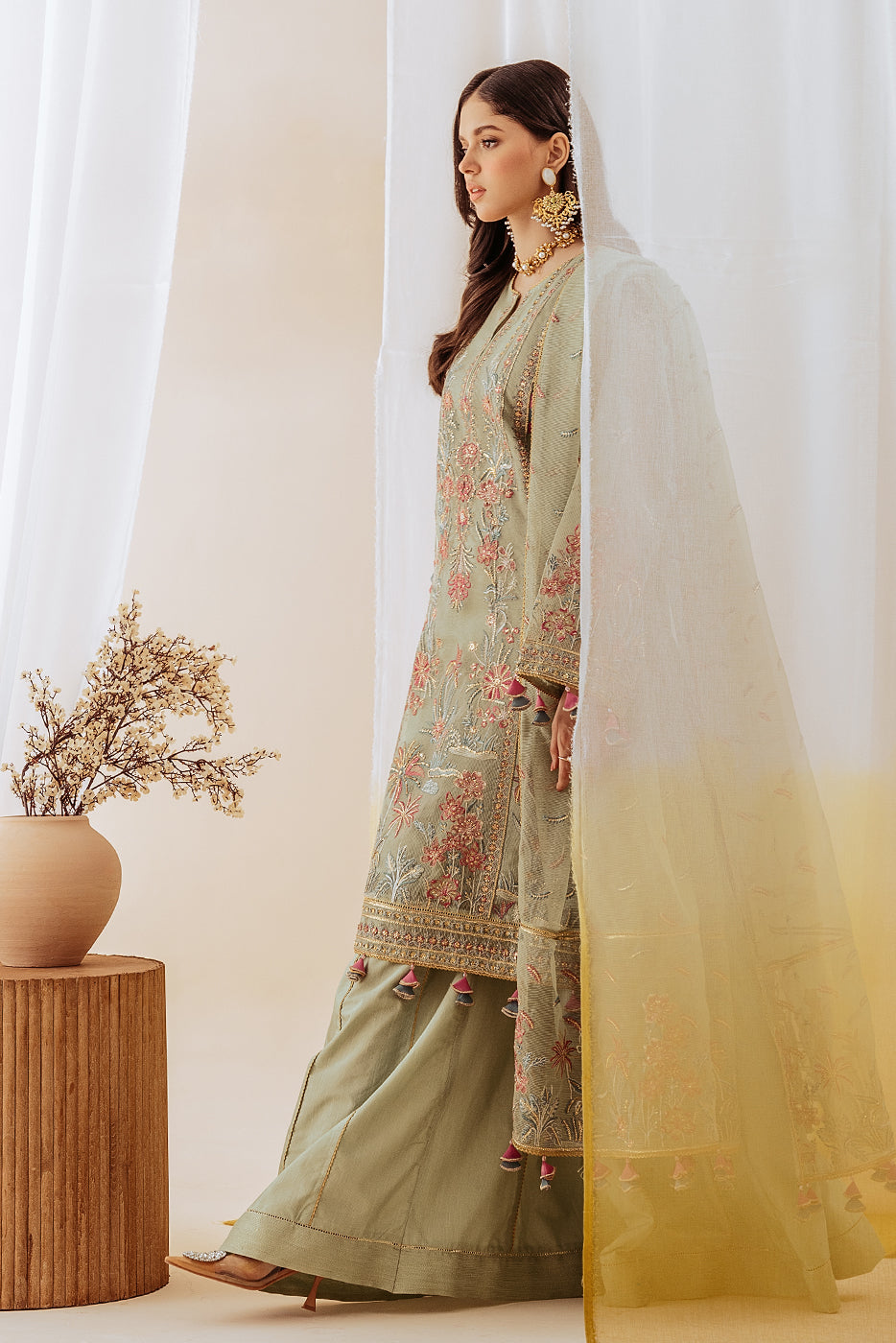 Embroidered organza dupatta with trimmings ( as shown)
