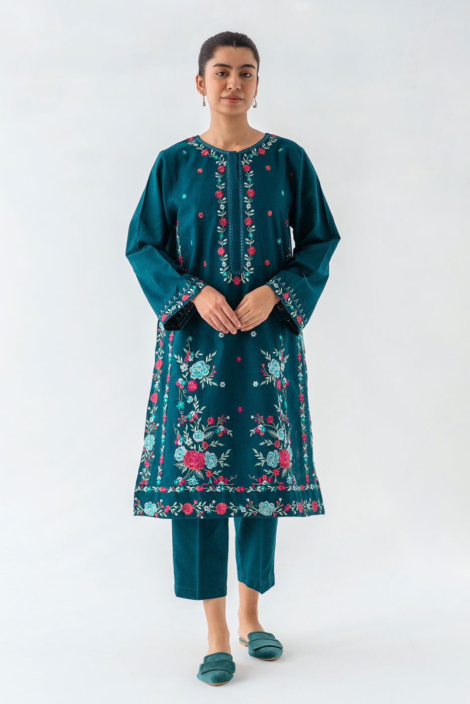 2 Piece Embroidered Slub Khaddar Suit (Pret)