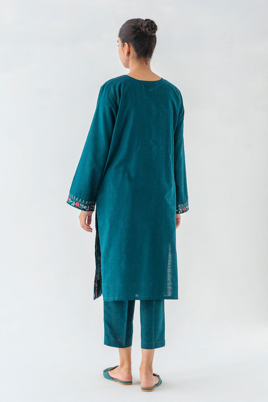 2 Piece Embroidered Slub Khaddar Suit (Pret)