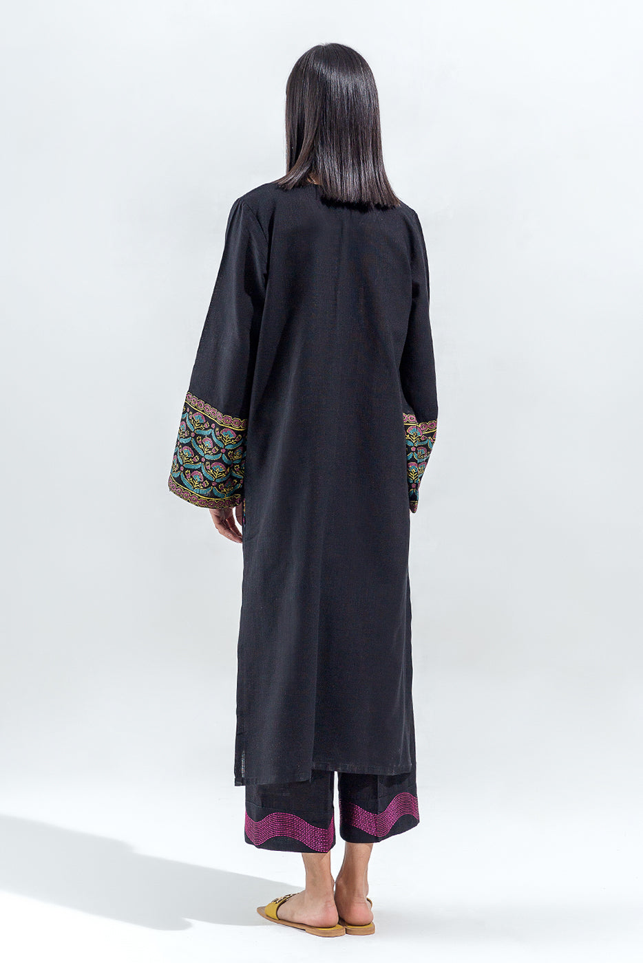 2 Piece Embroidered Slub Khaddar Shirt(Pret)