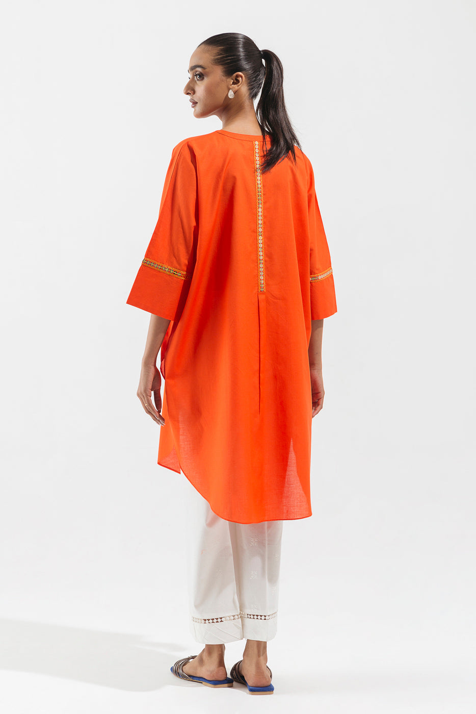 Embroidered Lawn Shirt (Pret)