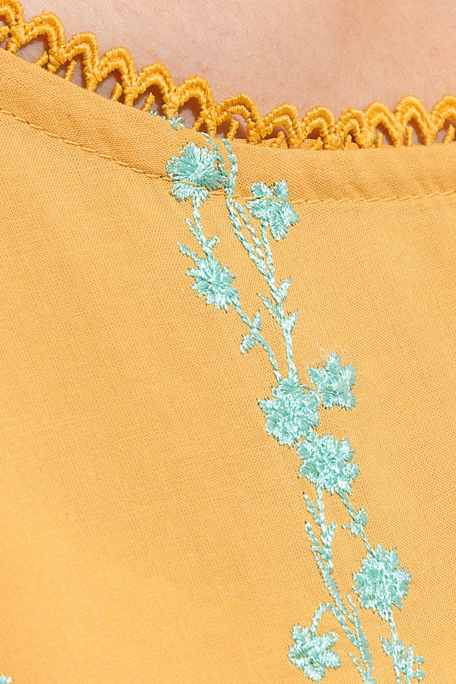 Embroidered Lawn Shirt (Pret)
