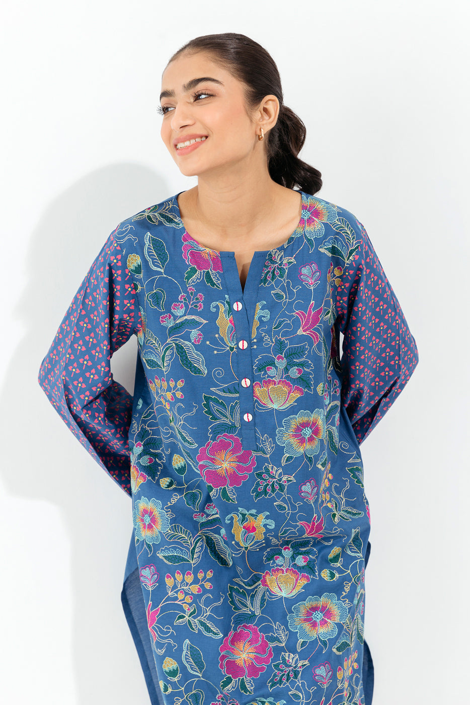 Embroidered Lawn Shirt (Pret)