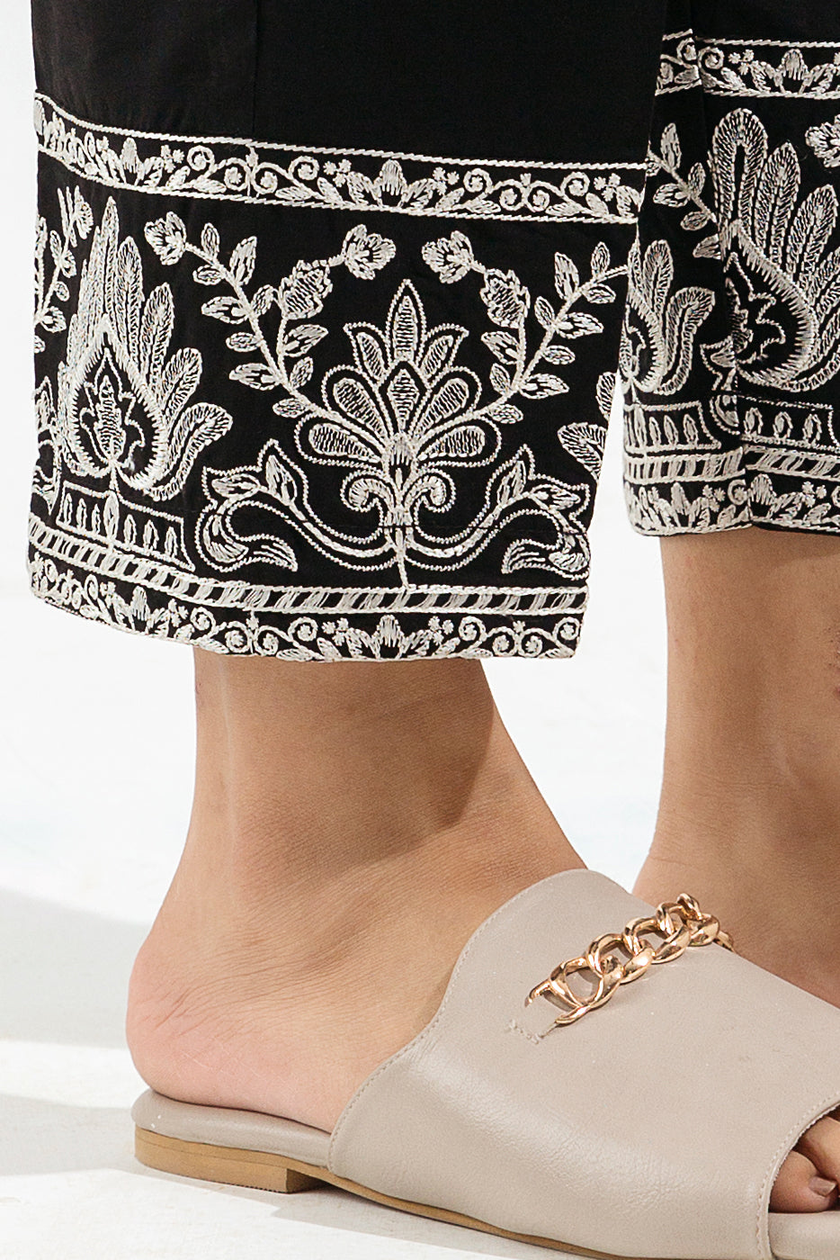 Embroidered Straight Pants