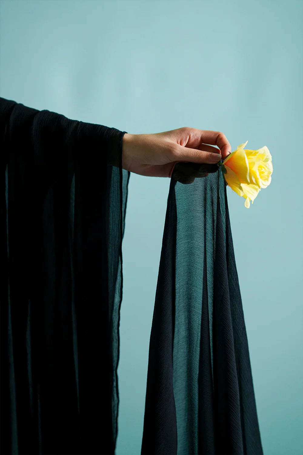 https://cdn.shopify.com/s/files/1/0019/7217/4947/files/BlackChiffonDupatta-09-5-Vanya.webp?v=1780474285